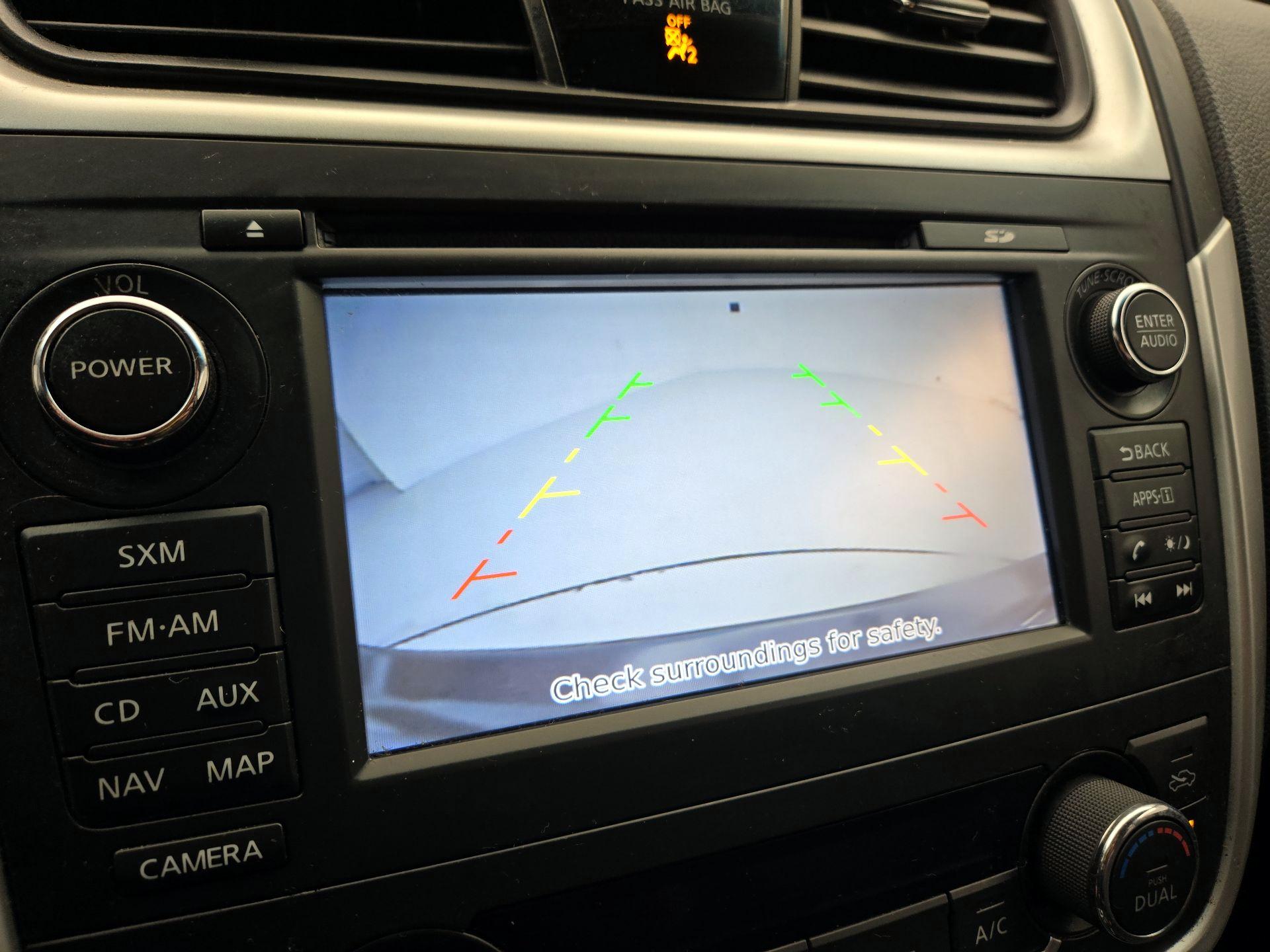 Thumbnail: 2016 Nissan Altima - 15