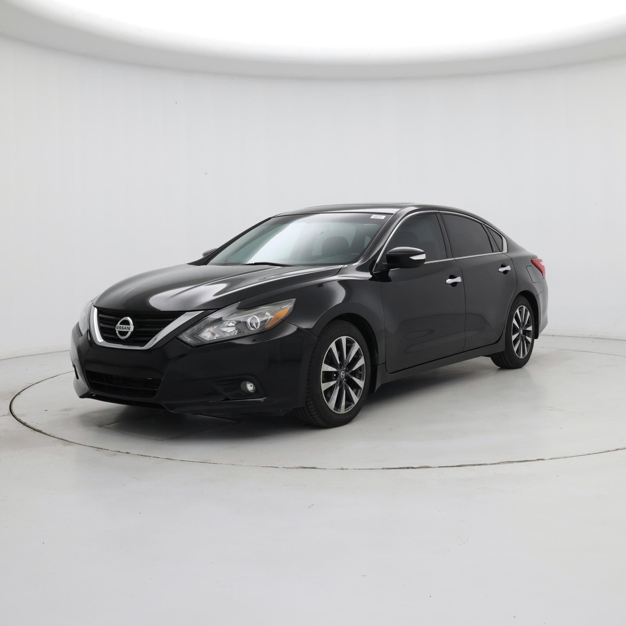 Thumbnail: 2016 Nissan Altima - 4