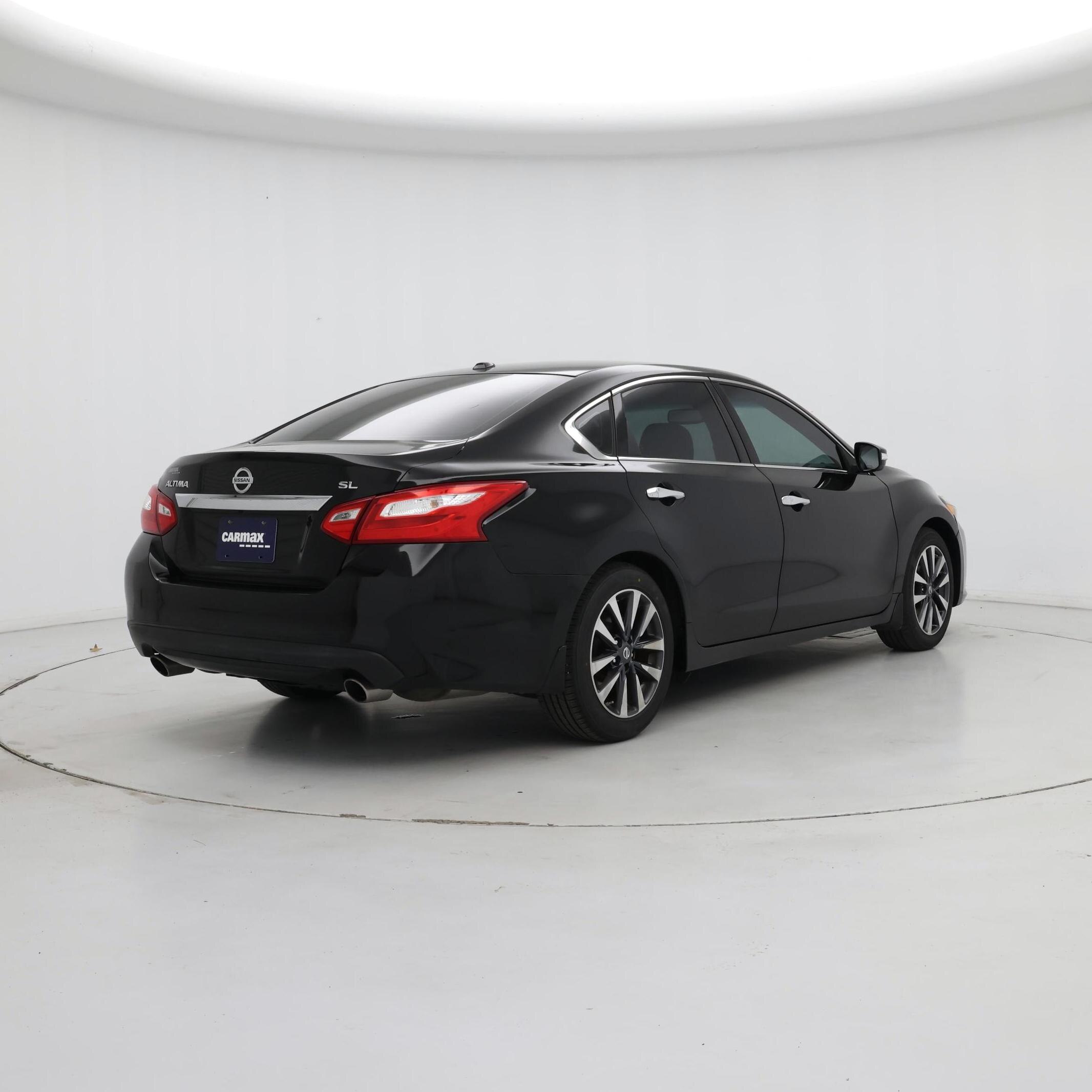 Thumbnail: 2016 Nissan Altima - 8