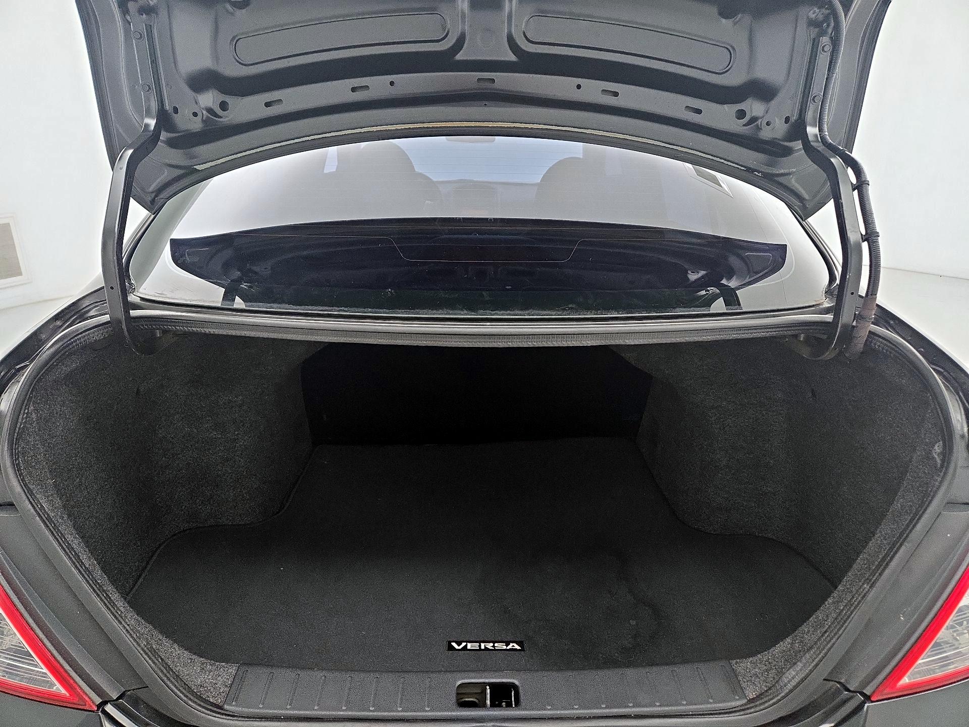 Thumbnail: 2015 Nissan Versa - 19
