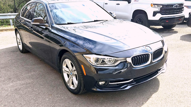 2017 BMW 3 Series 330xi Hero Image
