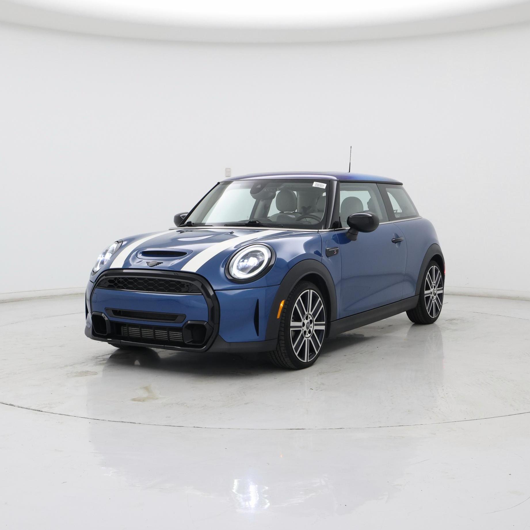 Thumbnail: 2022 MINI Cooper Hardtop - 4