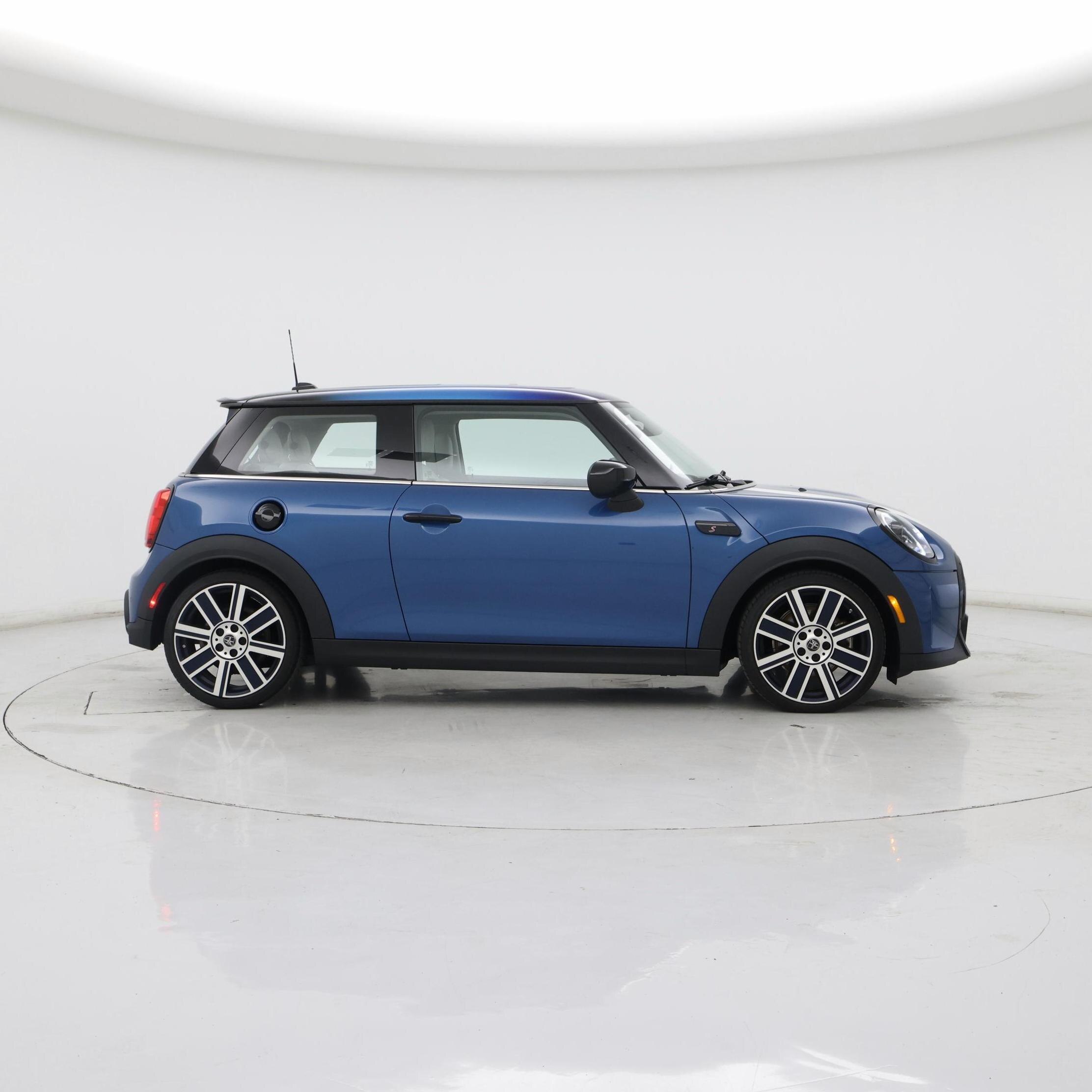 Thumbnail: 2022 MINI Cooper Hardtop - 7