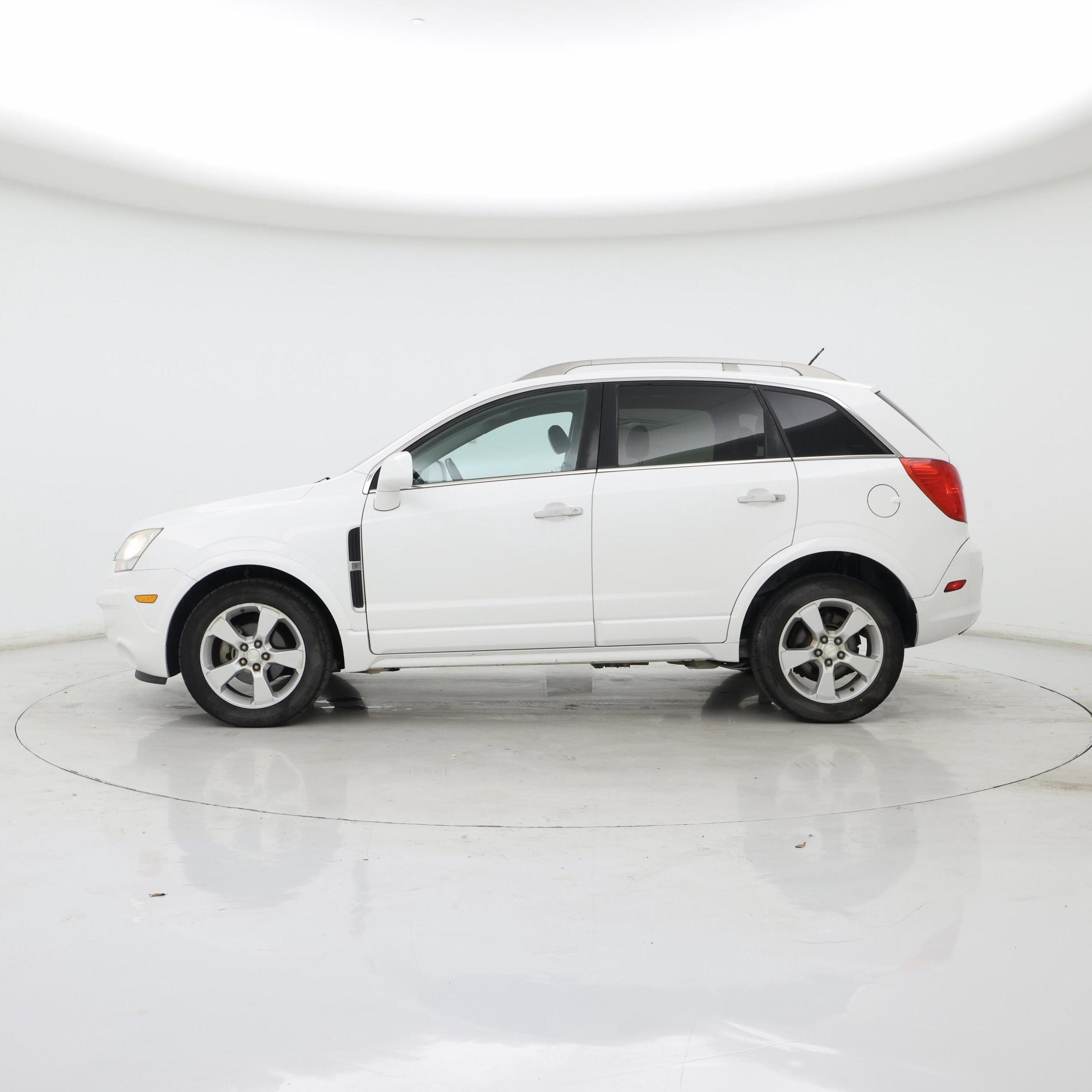 Thumbnail: 2014 Chevrolet Captiva Sport - 3