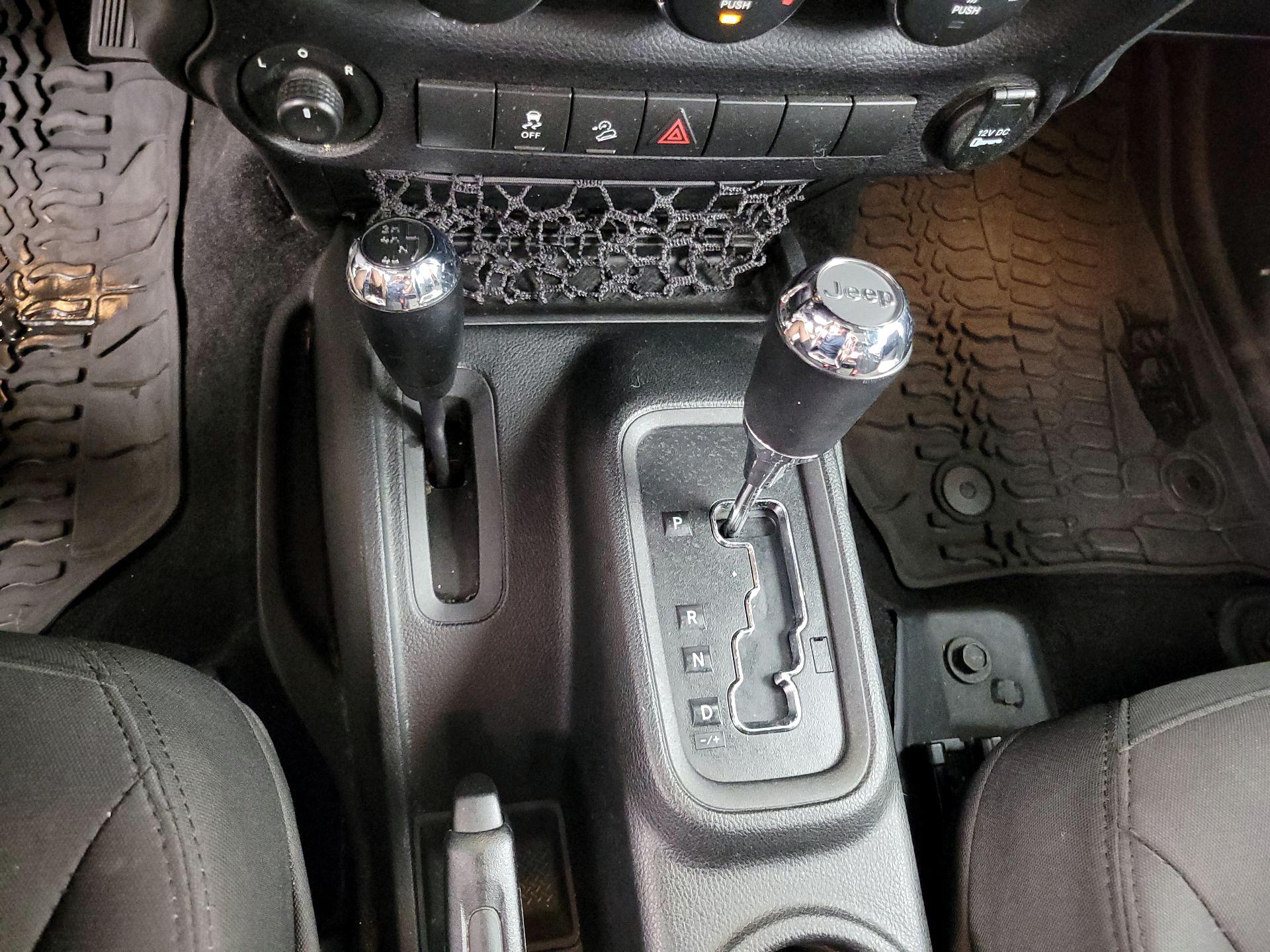 Thumbnail: 2016 Jeep Wrangler - 15