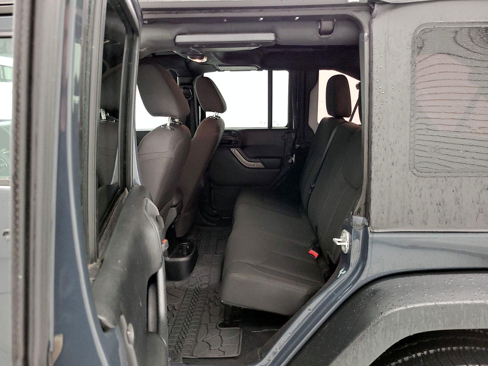 Thumbnail: 2016 Jeep Wrangler - 17
