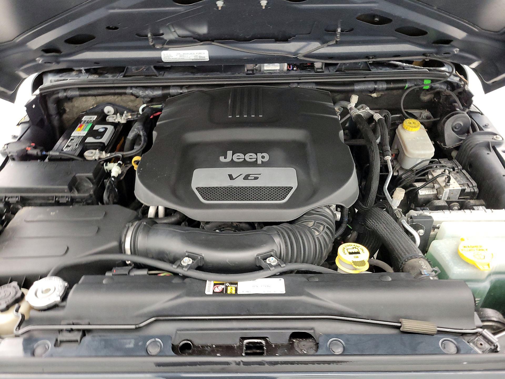 Thumbnail: 2016 Jeep Wrangler - 19