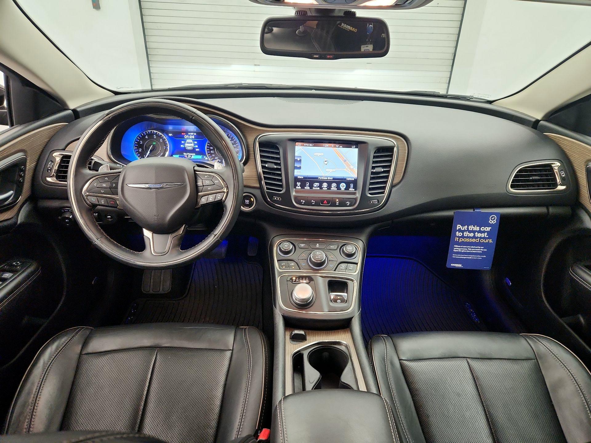 Thumbnail: 2015 Chrysler 200 - 9