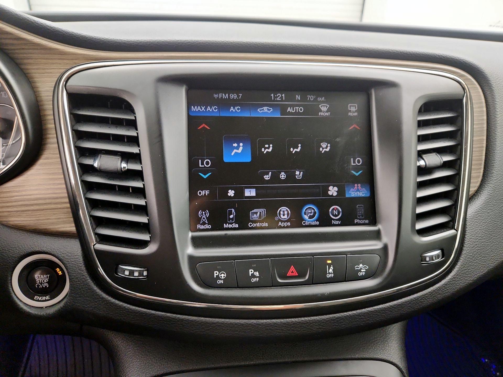Thumbnail: 2015 Chrysler 200 - 16