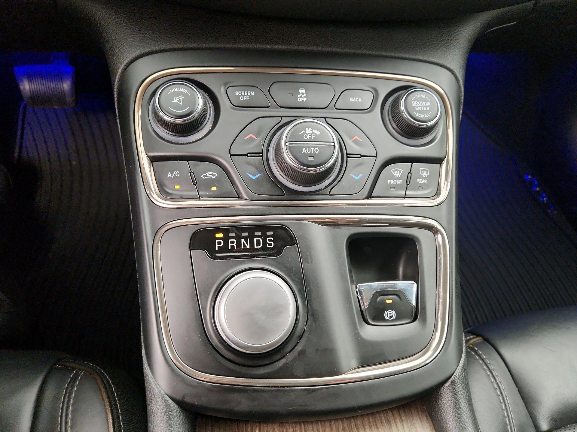 Thumbnail: 2015 Chrysler 200 - 18