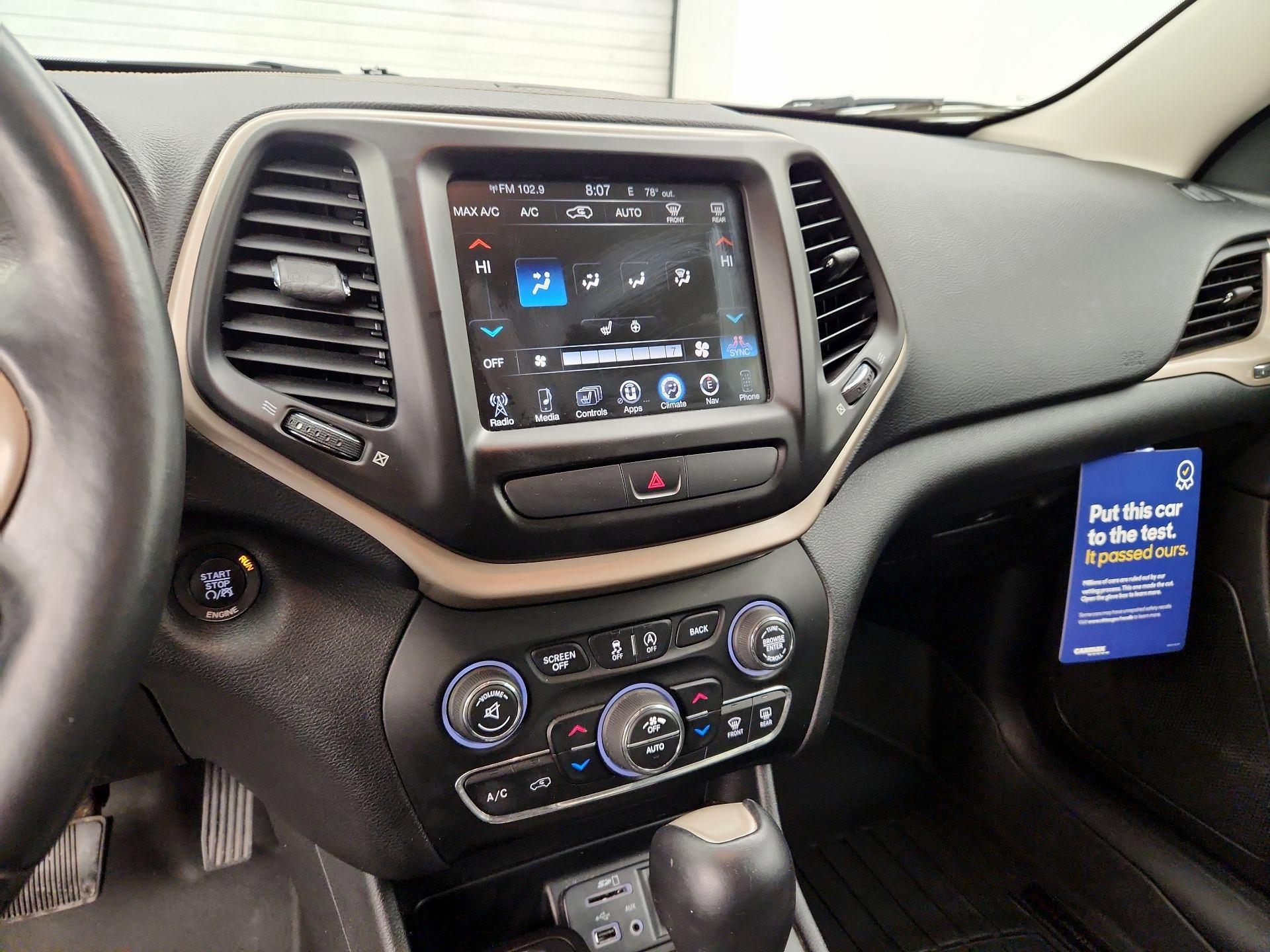 Thumbnail: 2015 Jeep Cherokee - 17