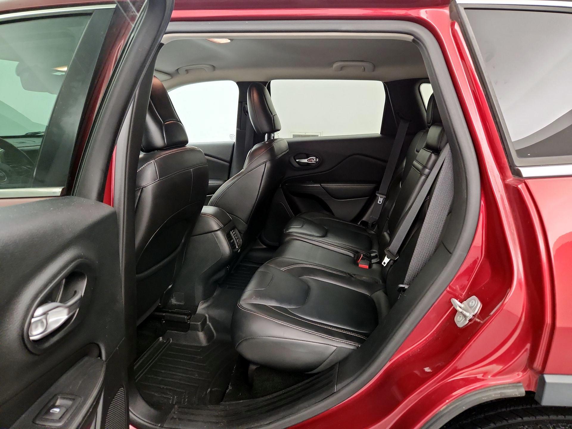 Thumbnail: 2015 Jeep Cherokee - 20