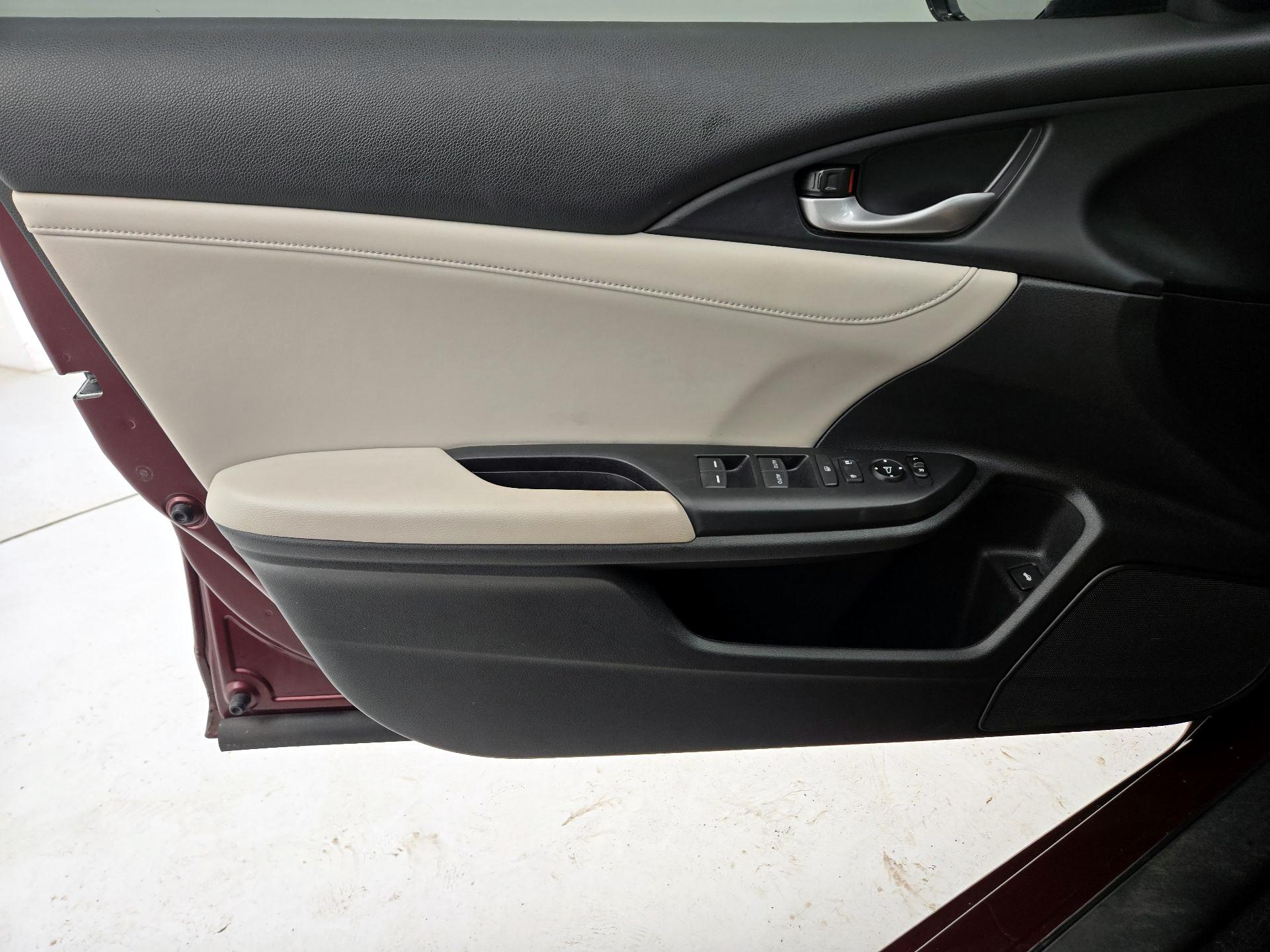 Thumbnail: 2019 Honda Insight - 12