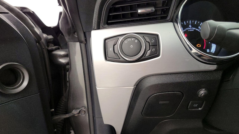 2015 Ford Mustang  13