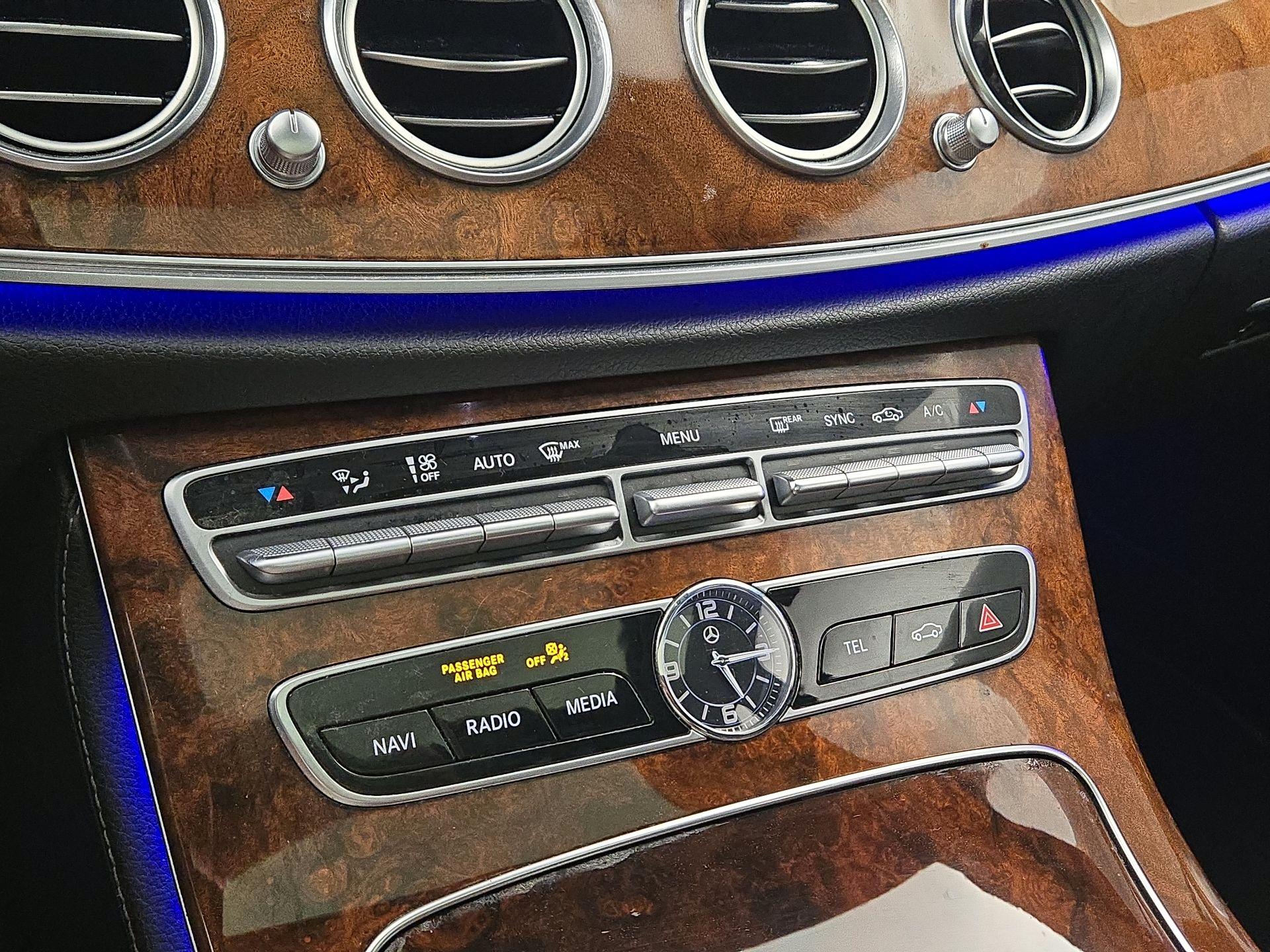 Thumbnail: 2019 Mercedes-Benz E-Class - 16