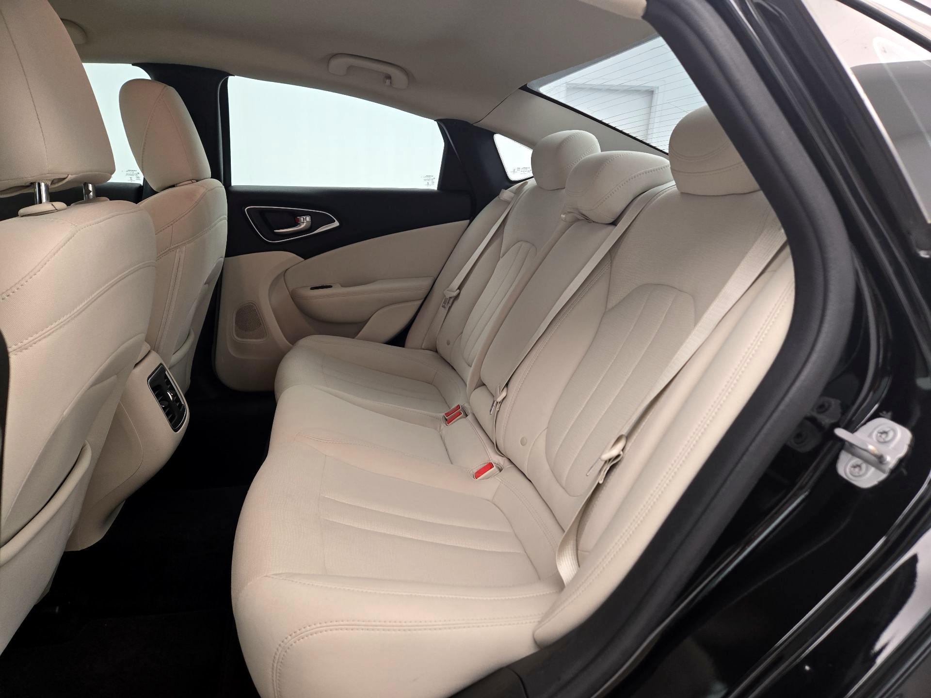 Thumbnail: 2015 Chrysler 200 - 19