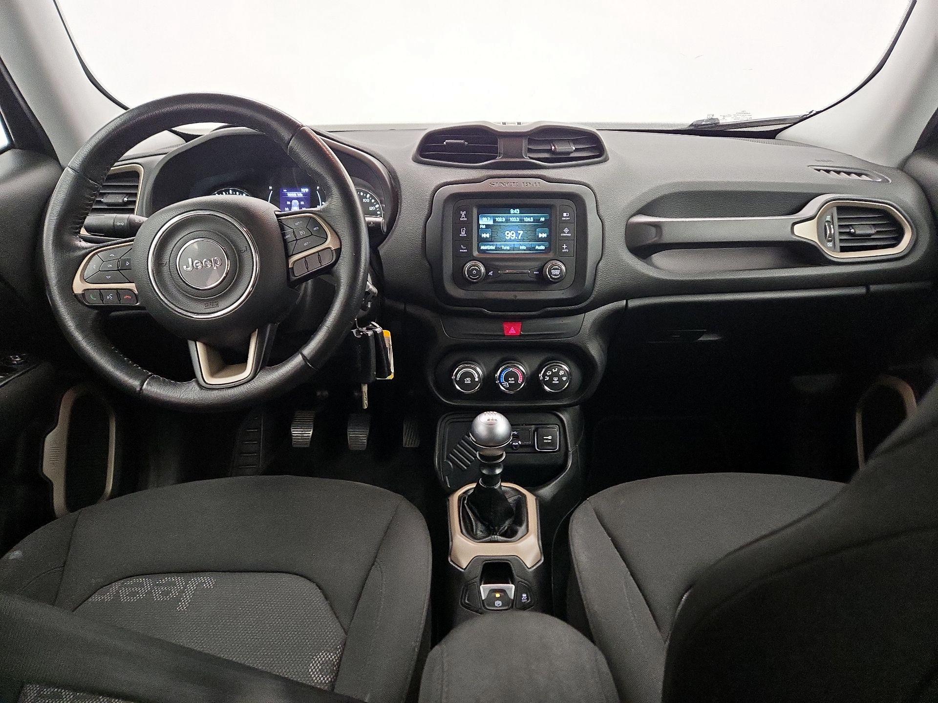 Thumbnail: 2016 Jeep Renegade - 9