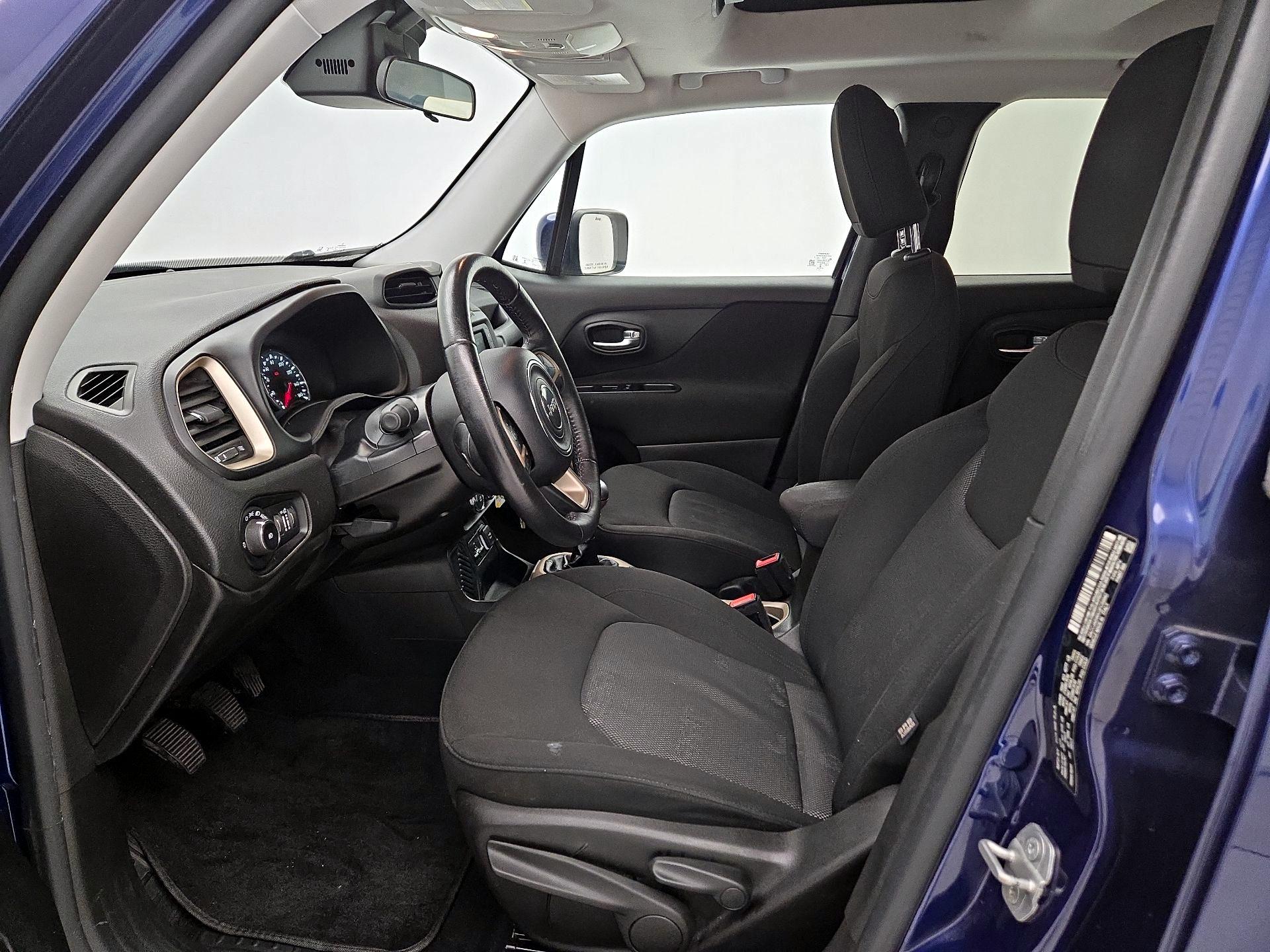 Thumbnail: 2016 Jeep Renegade - 11