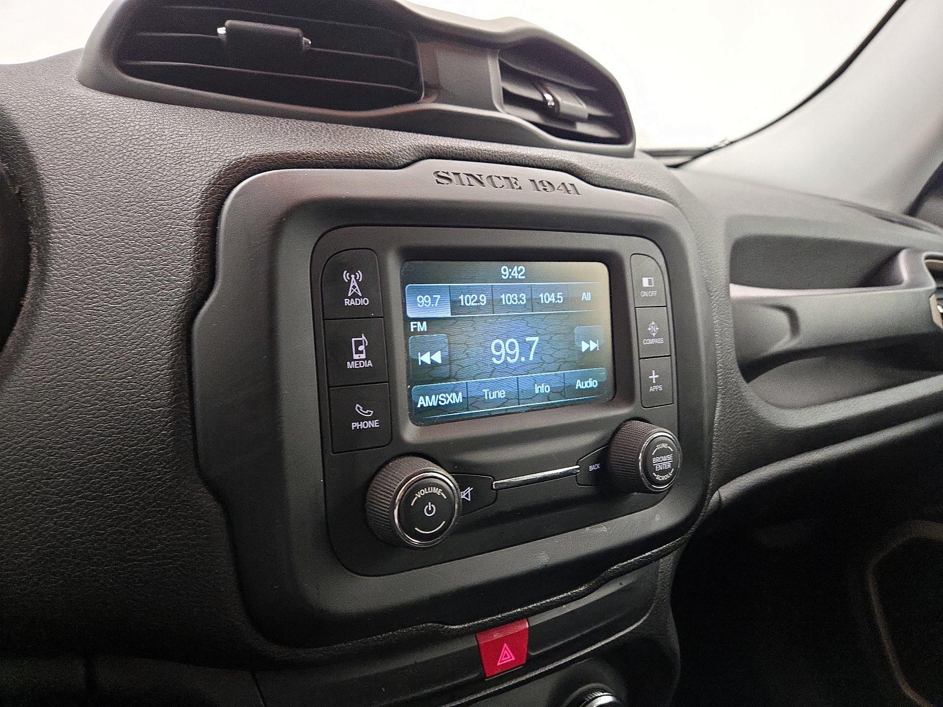 Thumbnail: 2016 Jeep Renegade - 15