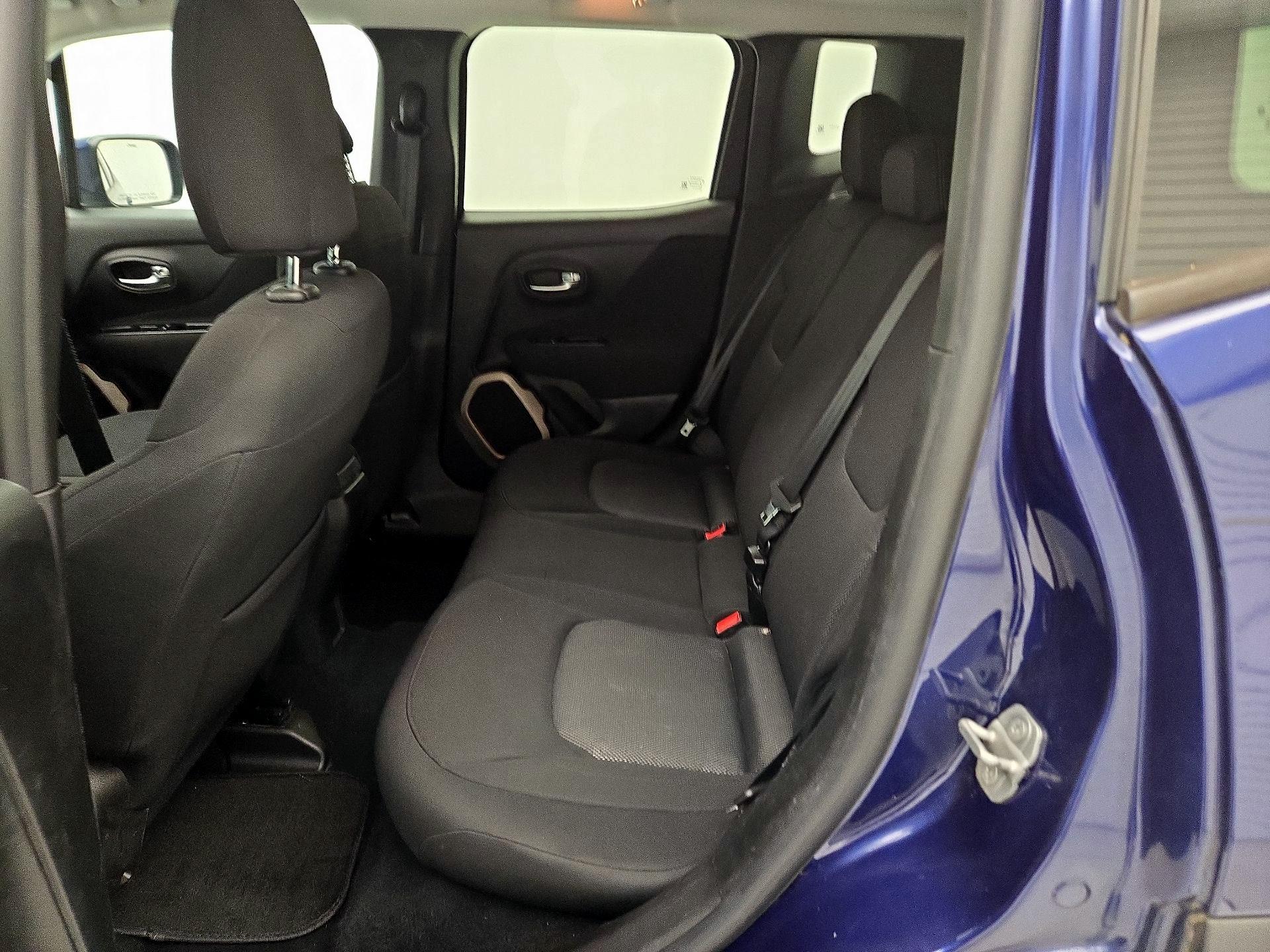 Thumbnail: 2016 Jeep Renegade - 19