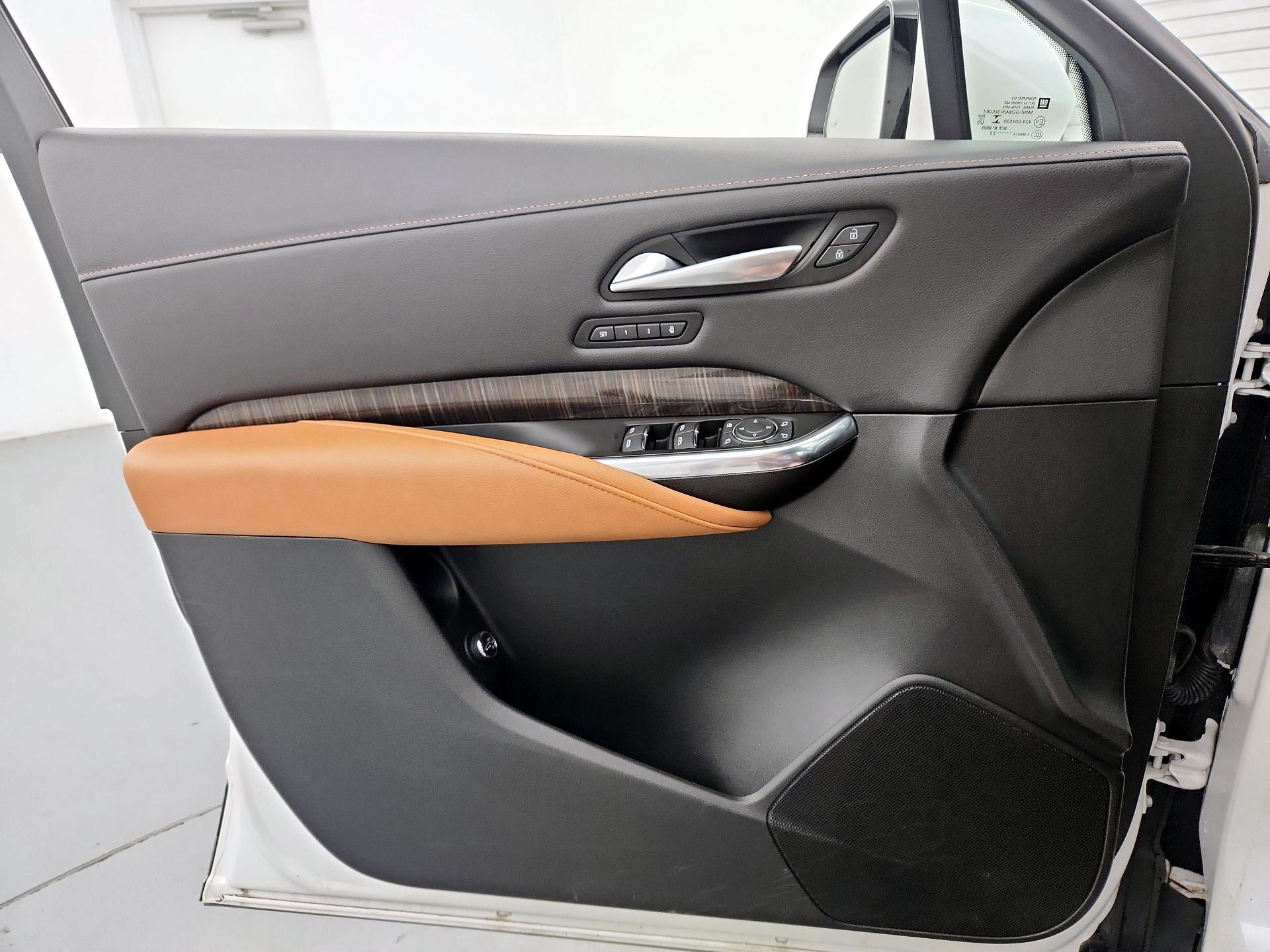Thumbnail: 2022 Cadillac XT4 - 12