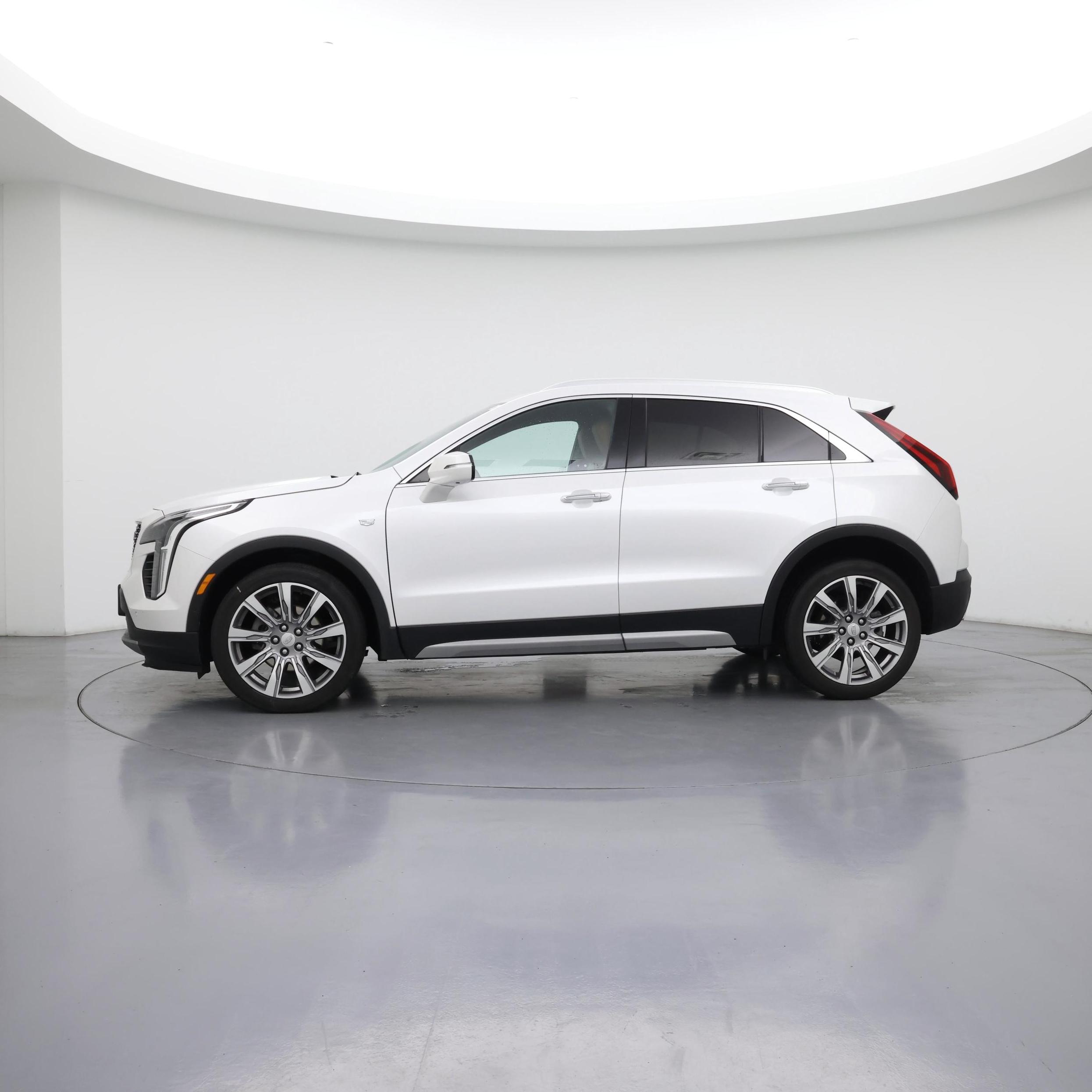 Thumbnail: 2022 Cadillac XT4 - 3