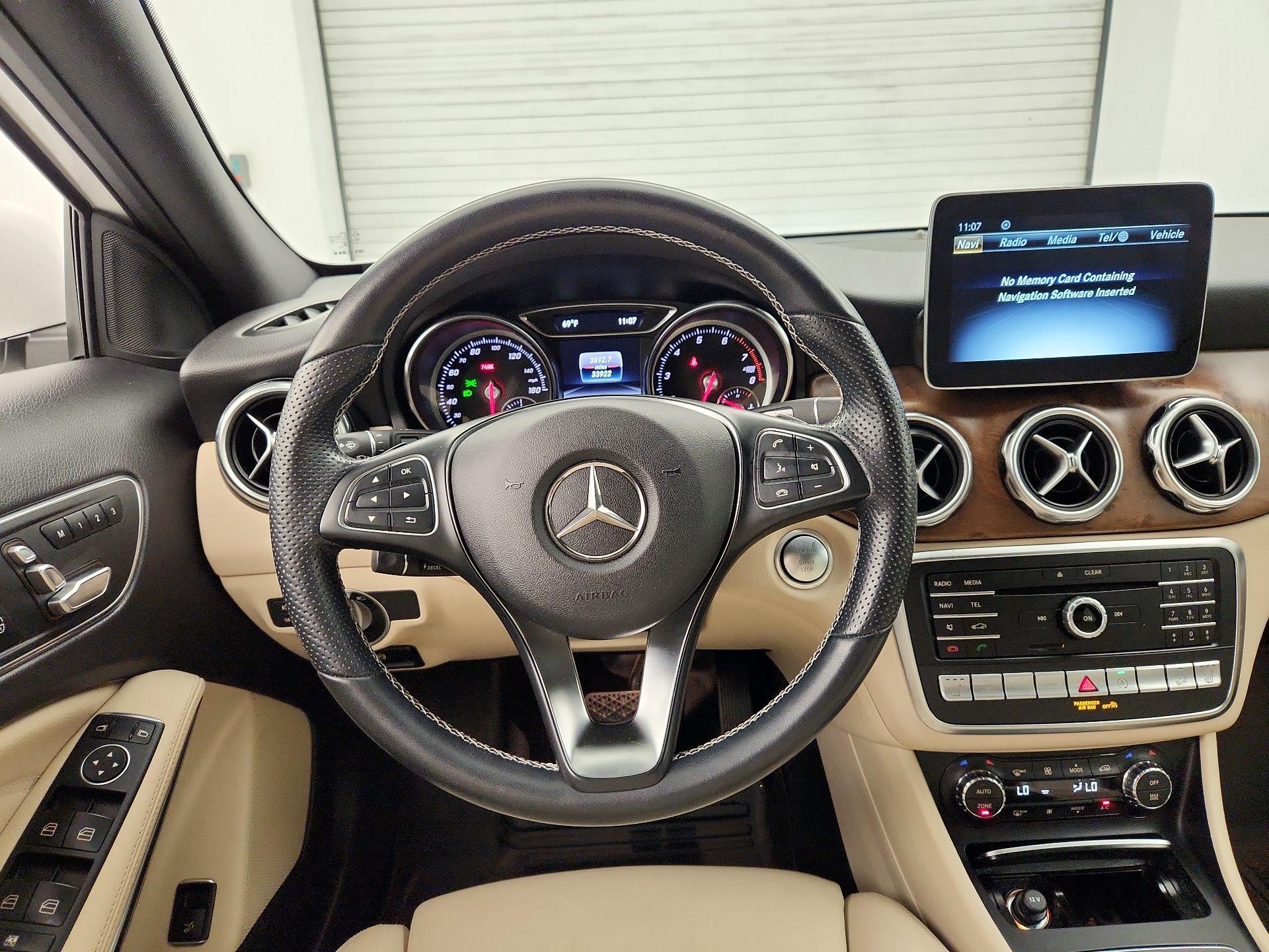 Thumbnail: 2020 Mercedes-Benz GLA - 10