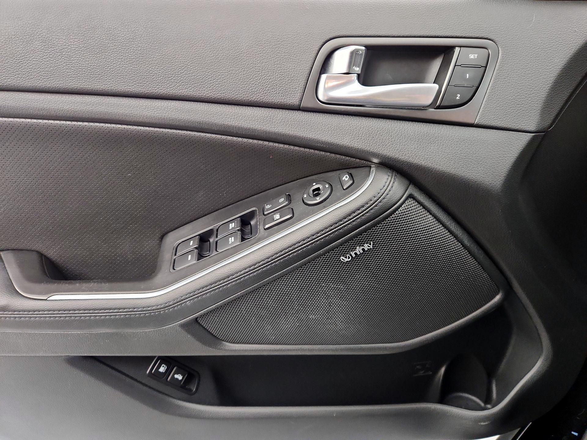 Thumbnail: 2016 Kia Optima - 12