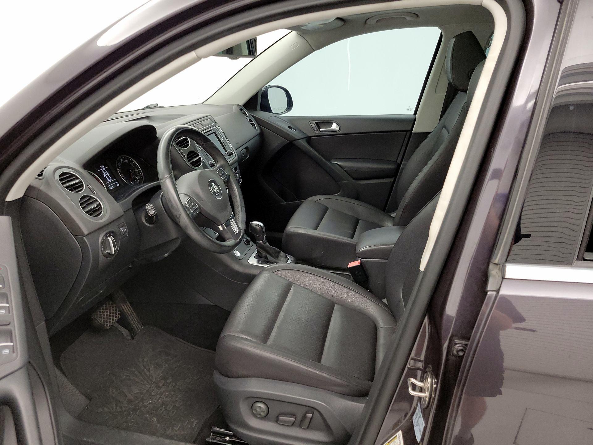 Thumbnail: 2016 Volkswagen Tiguan - 11
