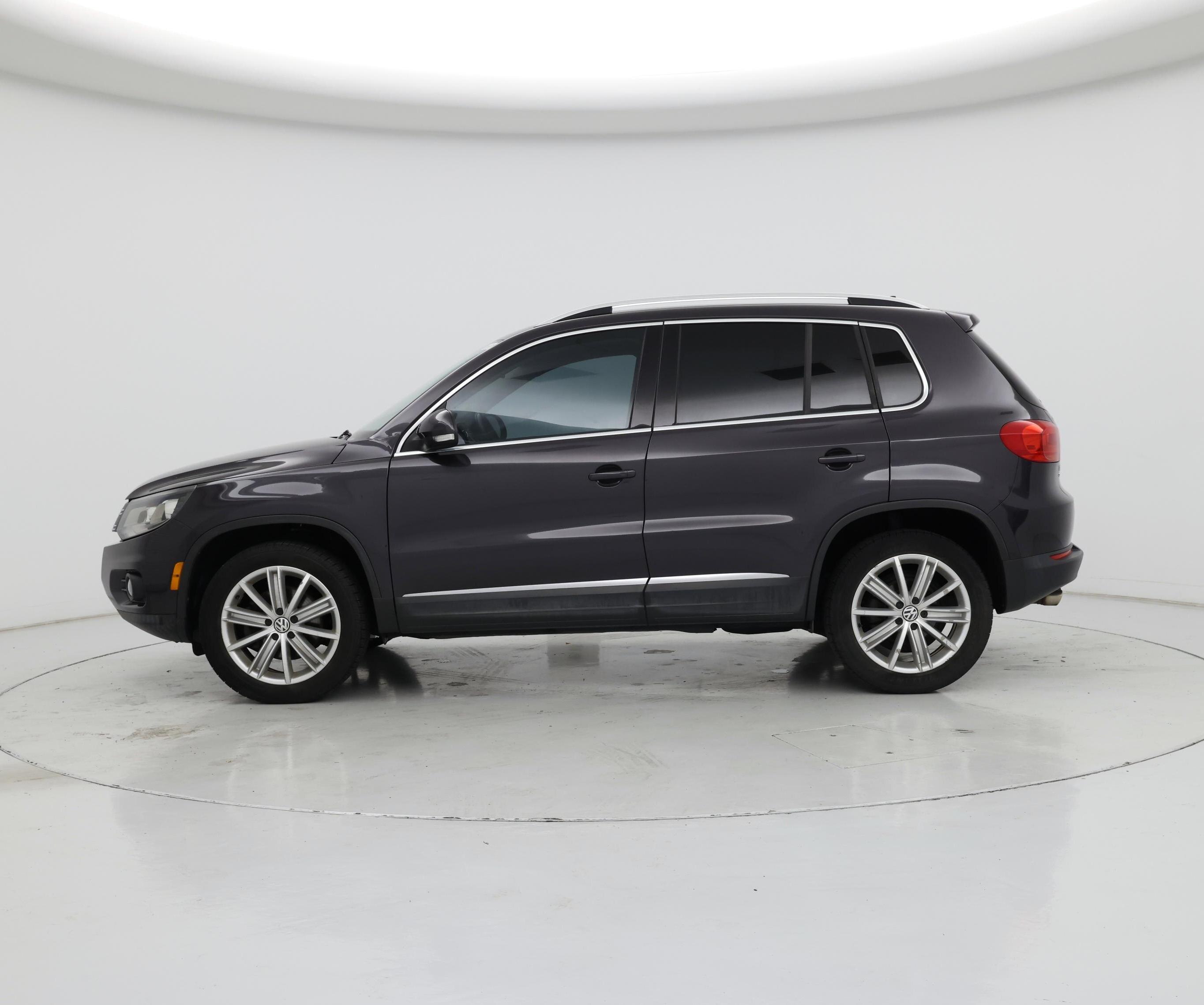 Thumbnail: 2016 Volkswagen Tiguan - 3
