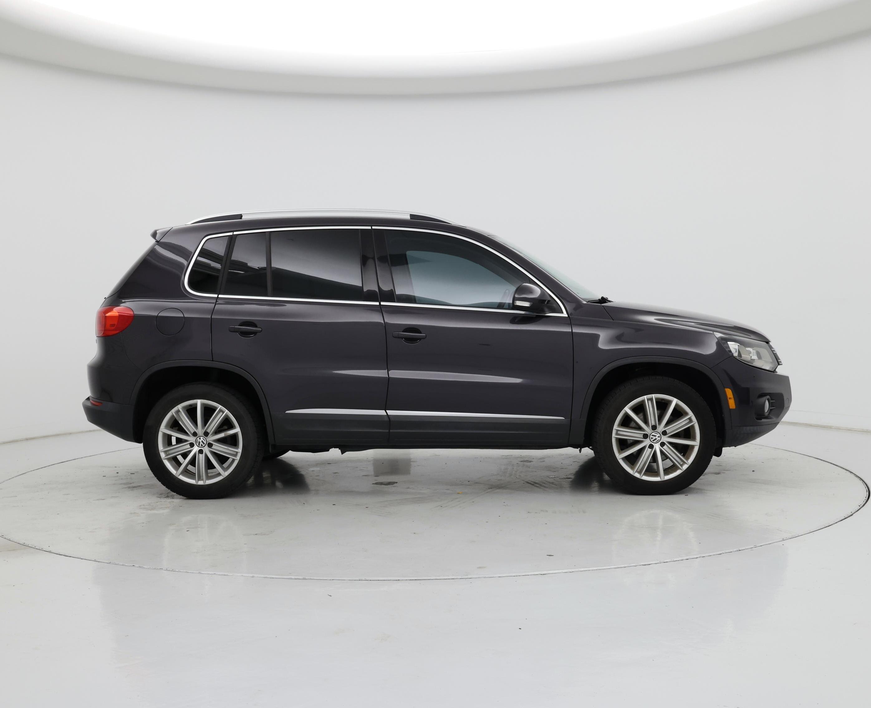 Thumbnail: 2016 Volkswagen Tiguan - 7
