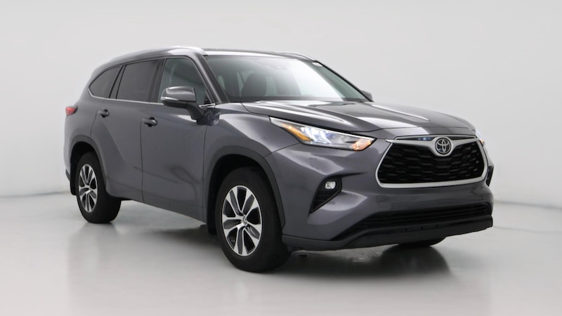 2020 Toyota Highlander XLE Hero Image