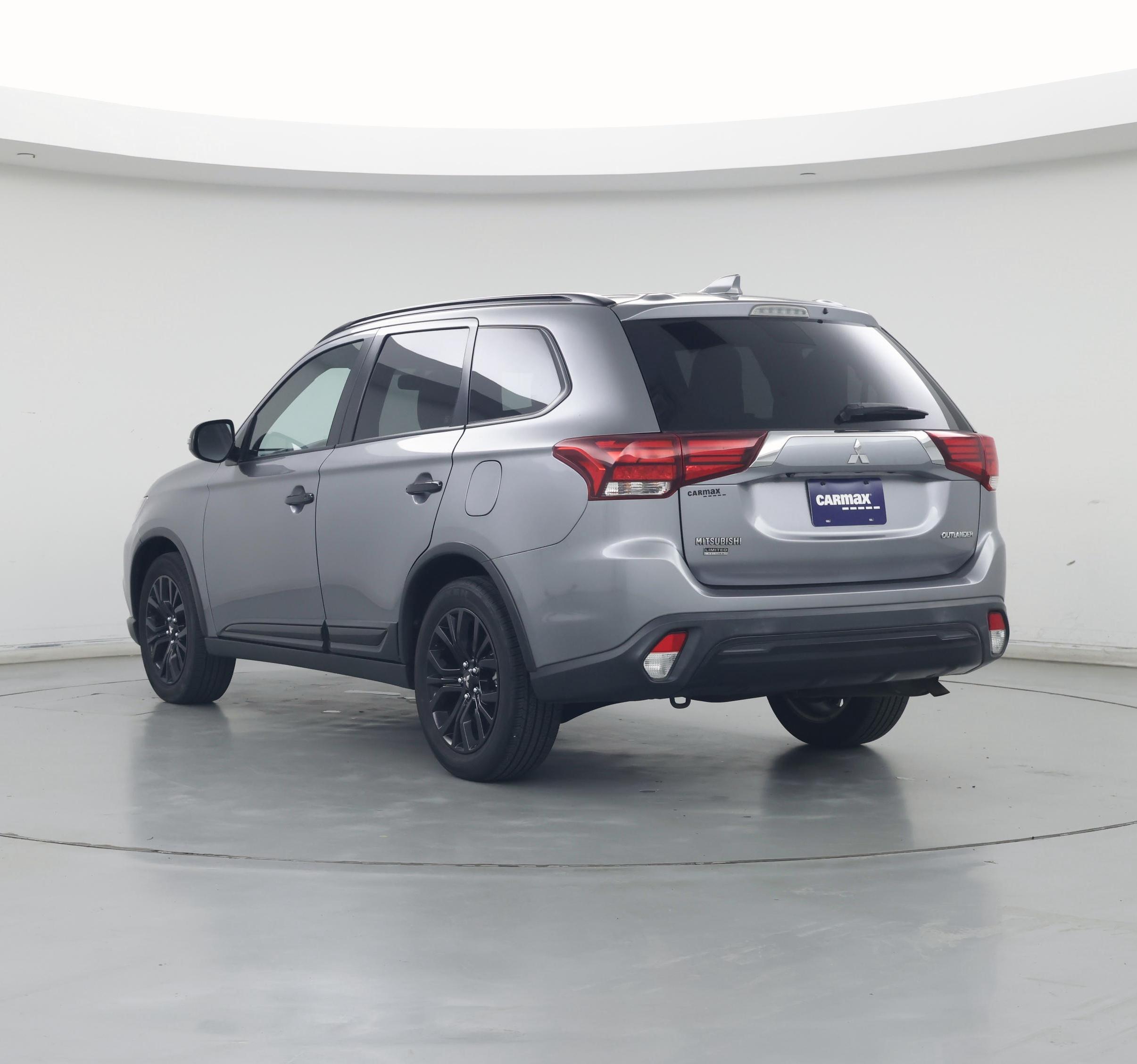 Thumbnail: 2019 Mitsubishi Outlander - 2