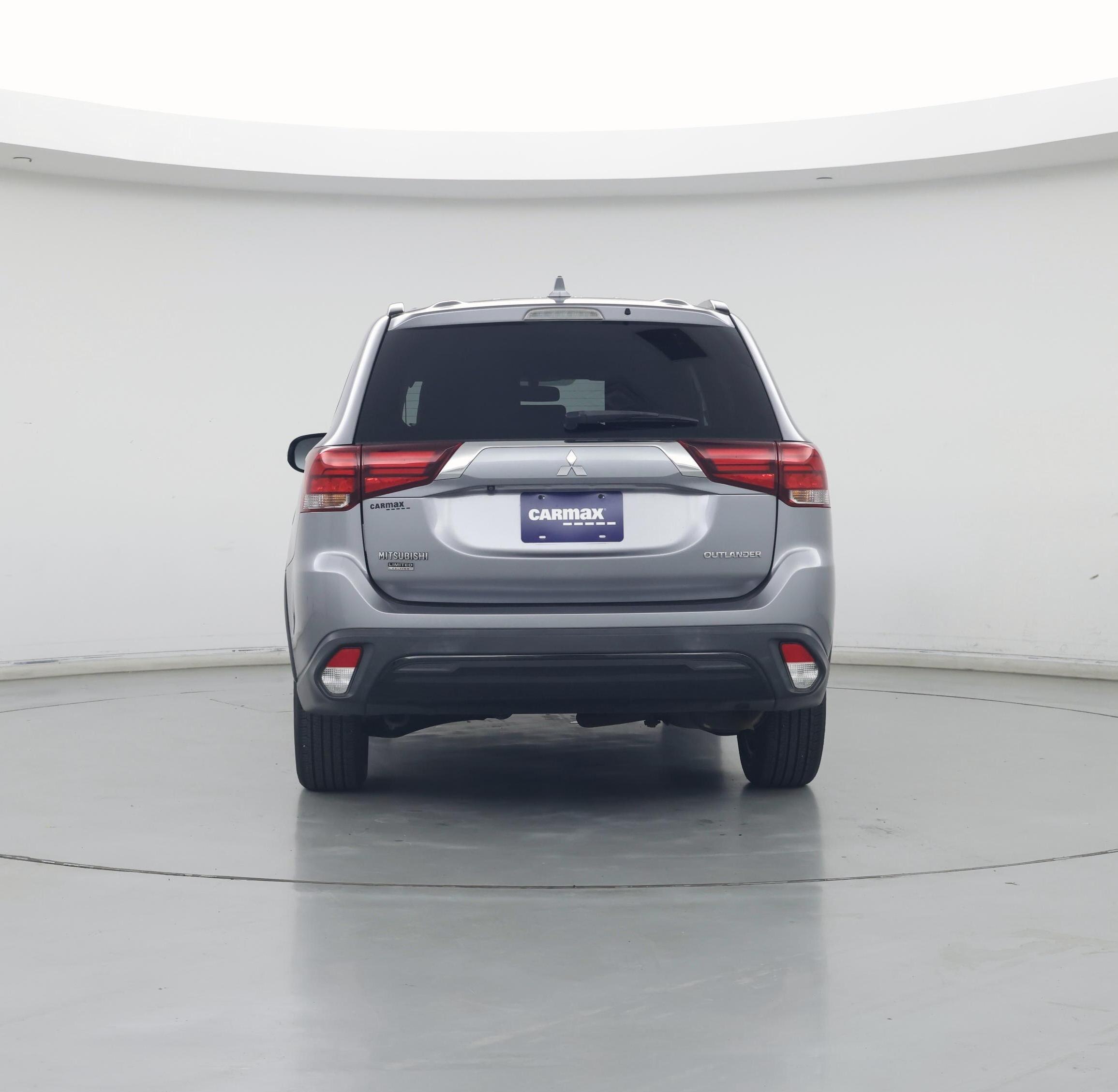 Thumbnail: 2019 Mitsubishi Outlander - 6