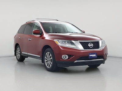 Red 2015 Nissan Pathfinder SL