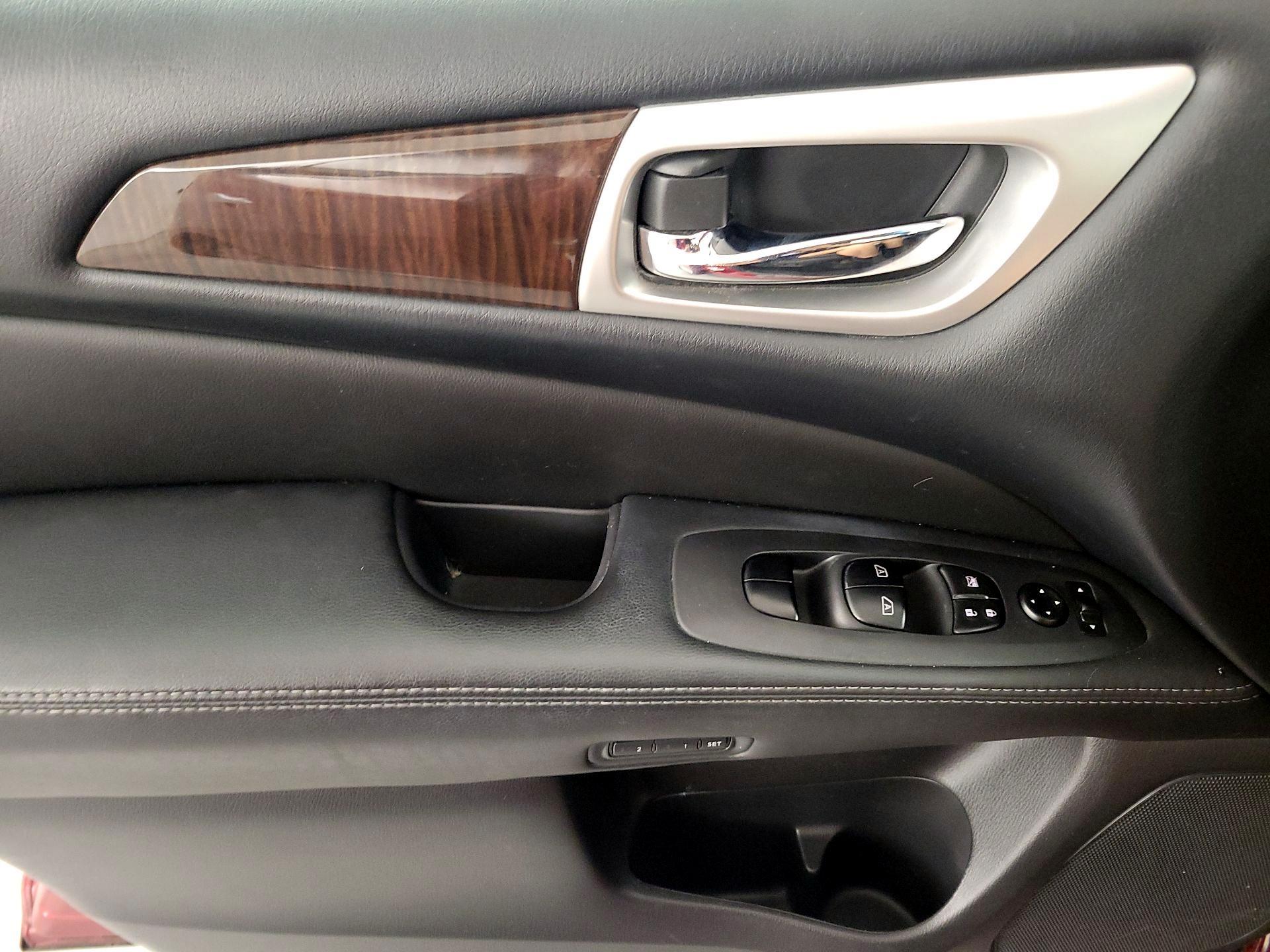Thumbnail: 2015 Nissan Pathfinder - 12