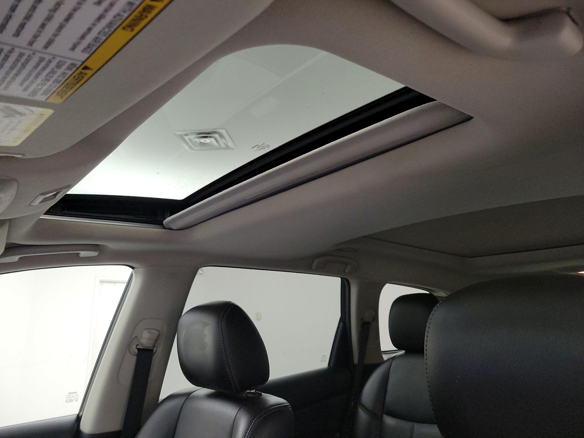 Thumbnail: 2015 Nissan Pathfinder - 19