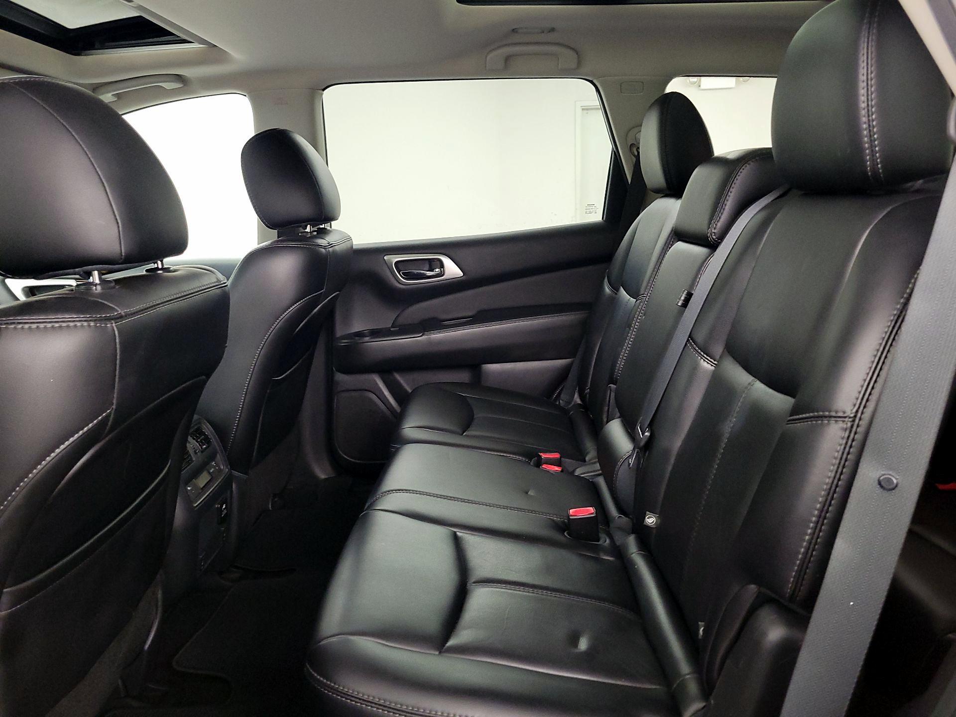 Thumbnail: 2015 Nissan Pathfinder - 20