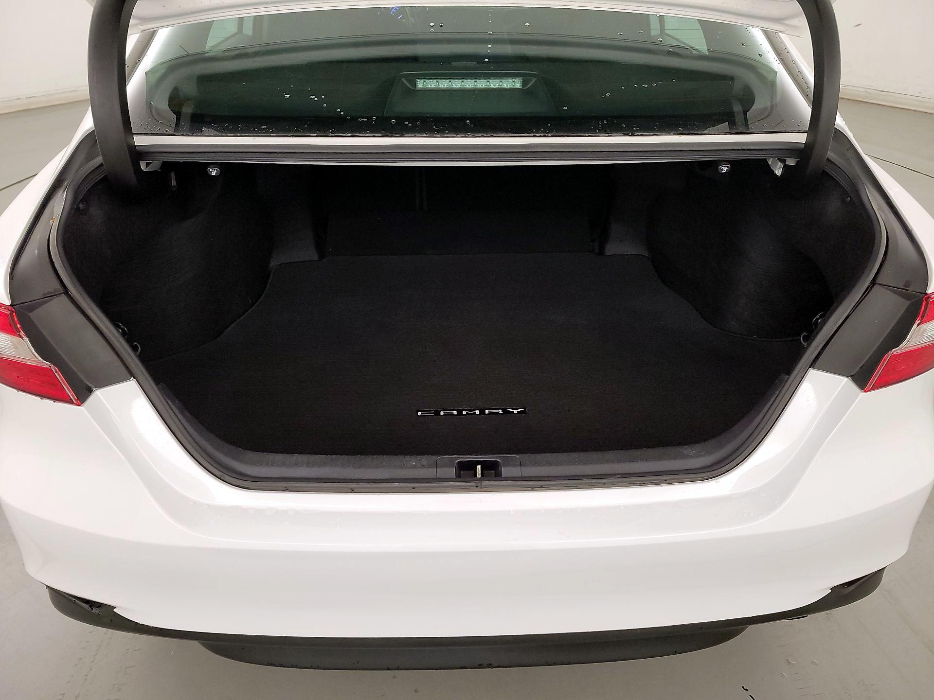 Thumbnail: 2019 Toyota Camry - 20