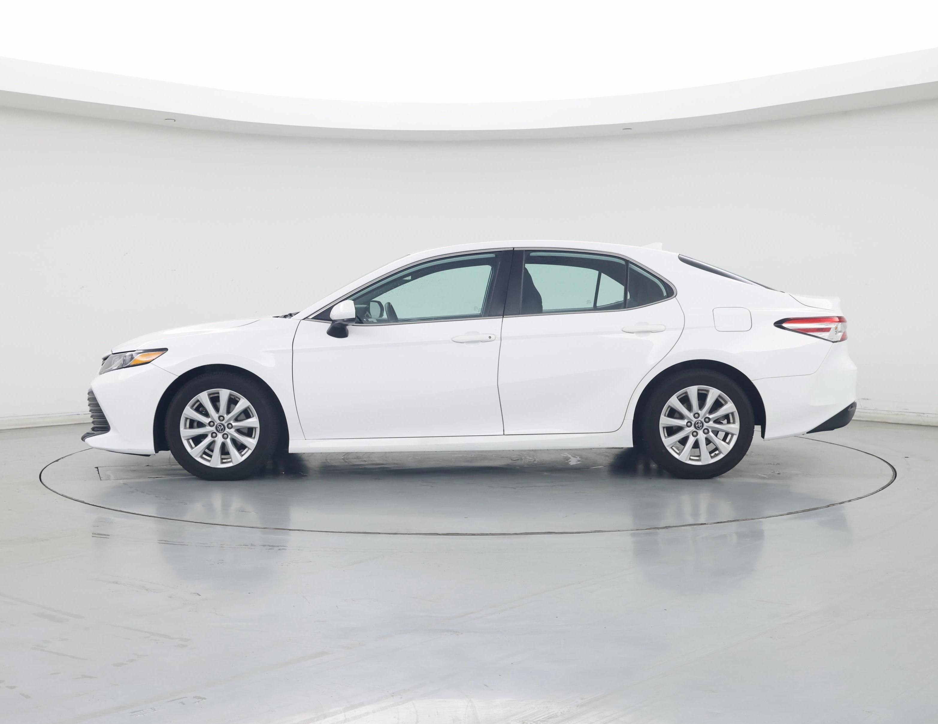 Thumbnail: 2019 Toyota Camry - 3