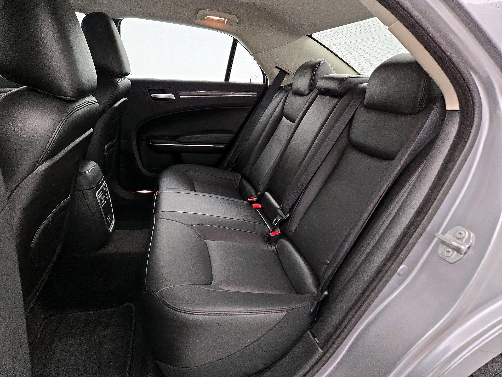 Thumbnail: 2018 Chrysler 300 - 20