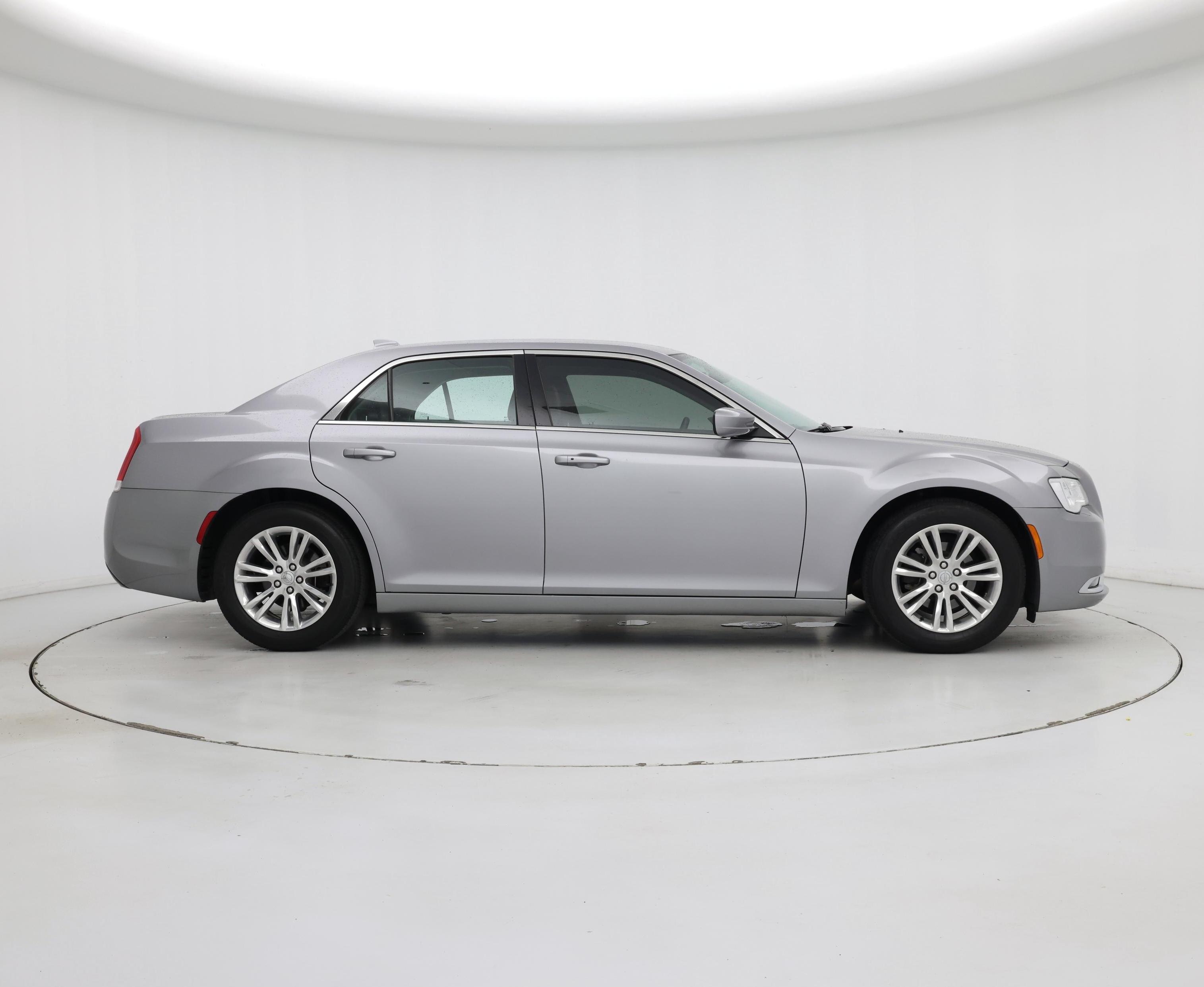 Thumbnail: 2018 Chrysler 300 - 7