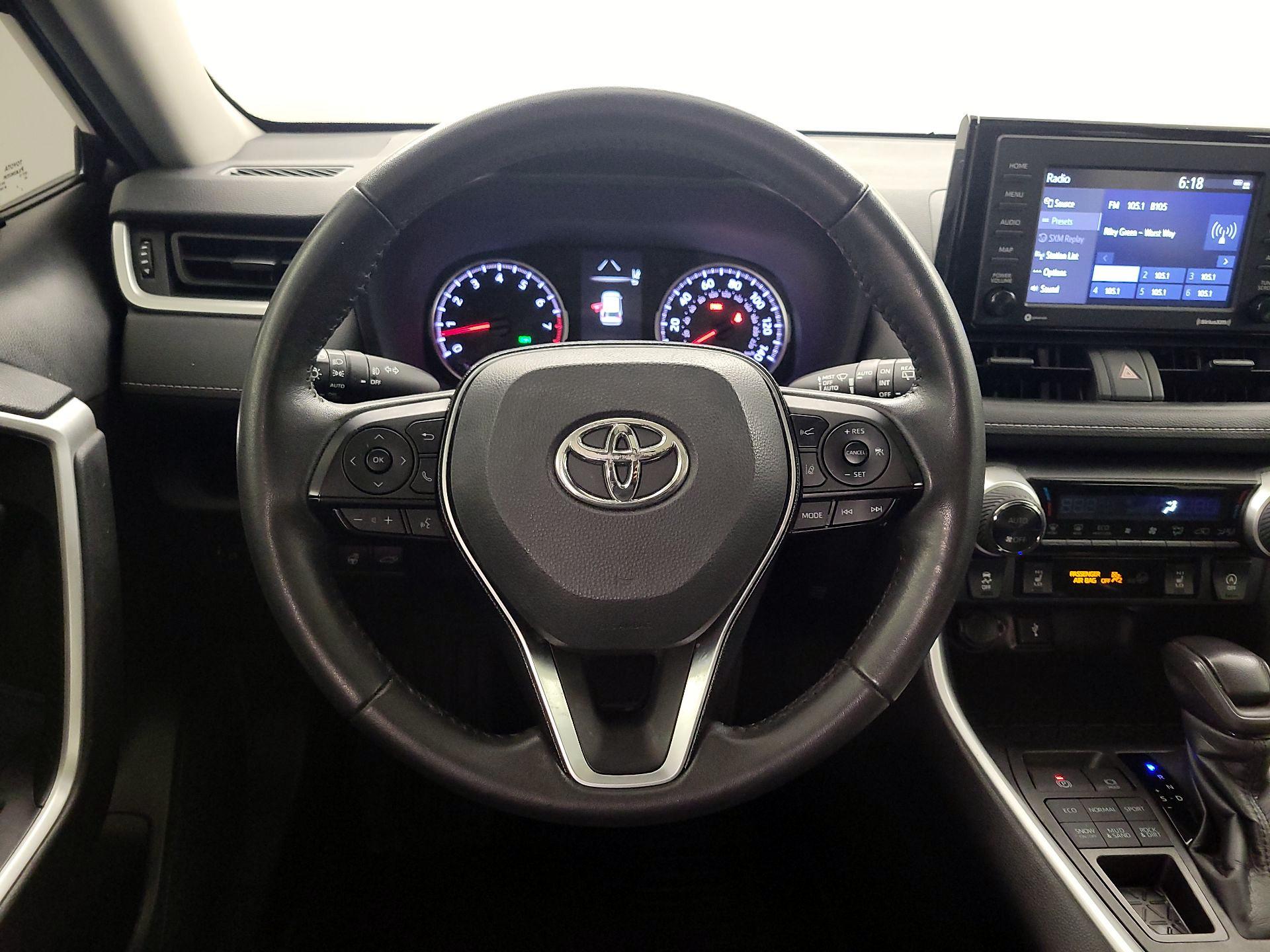 Thumbnail: 2021 Toyota RAV4 - 10