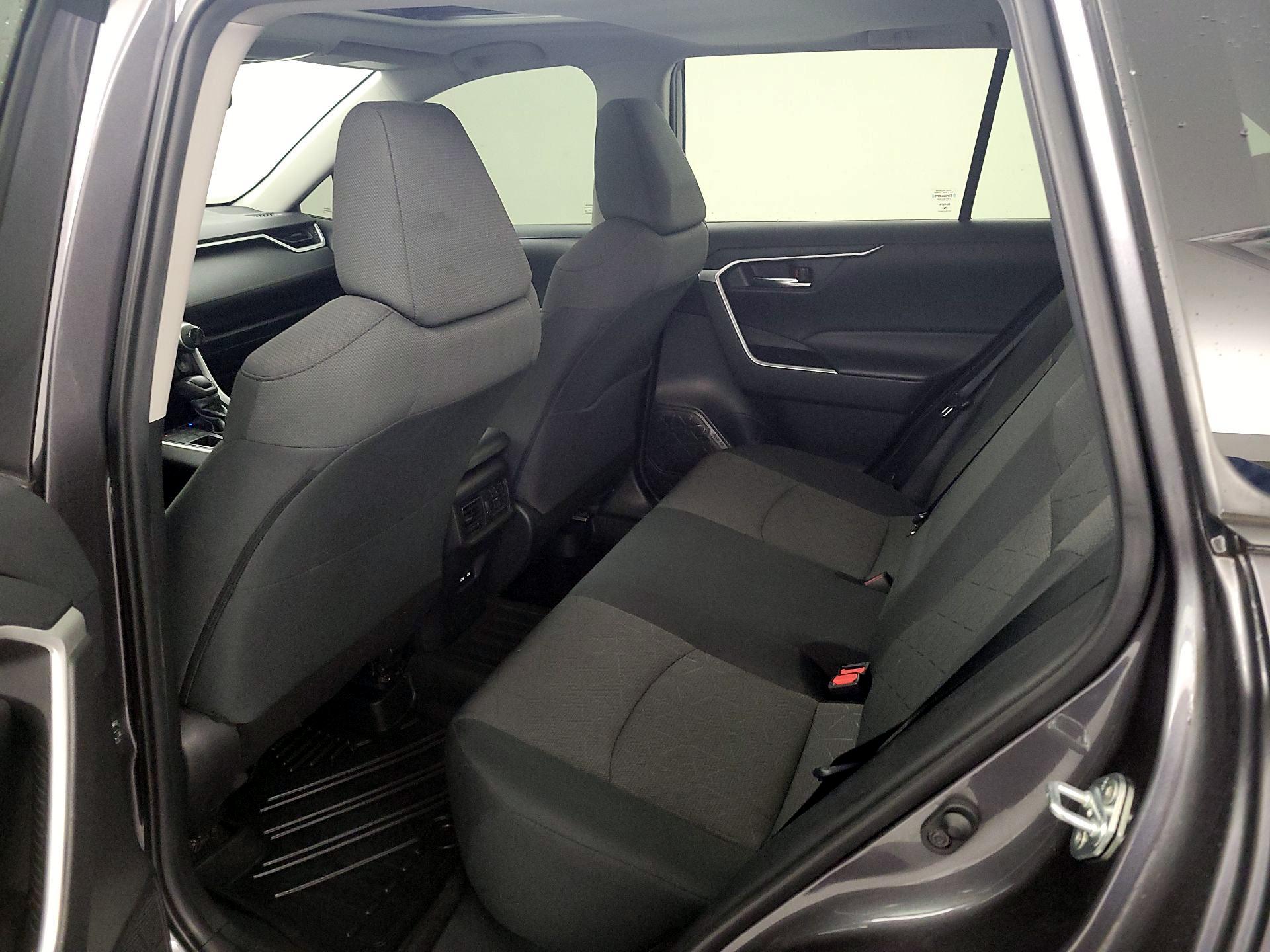 Thumbnail: 2021 Toyota RAV4 - 20