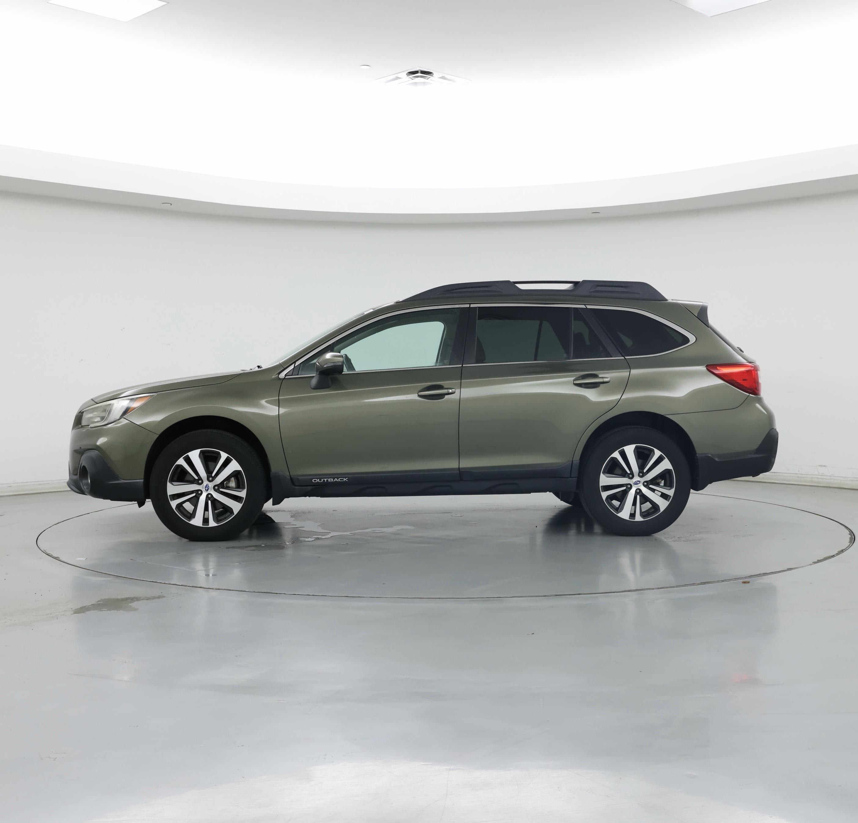 Thumbnail: 2018 Subaru Outback - 3