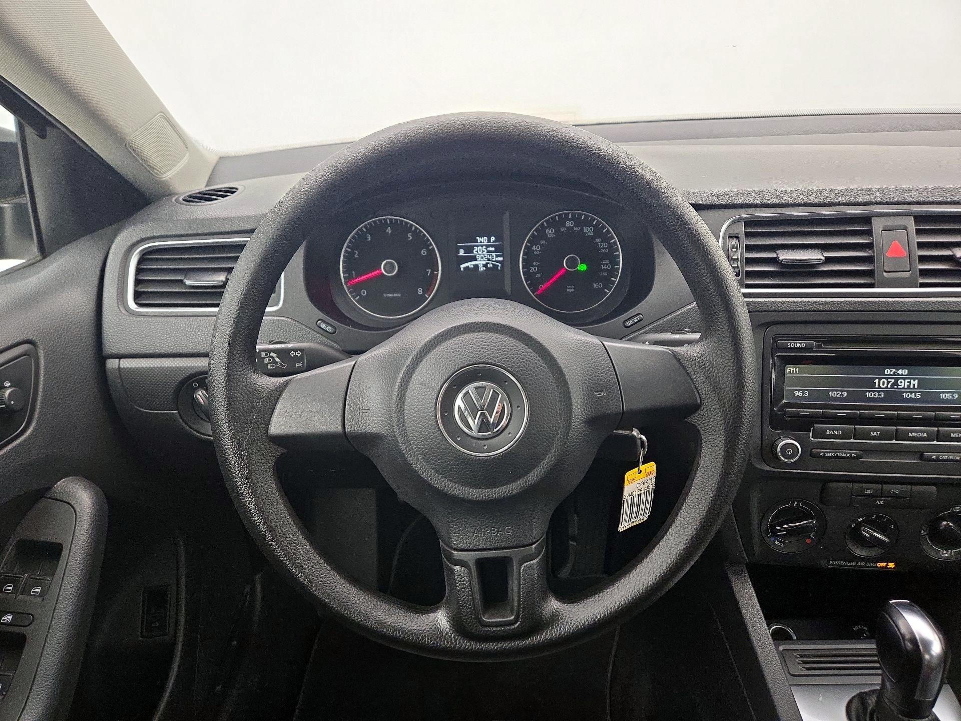 Thumbnail: 2014 Volkswagen Jetta - 10