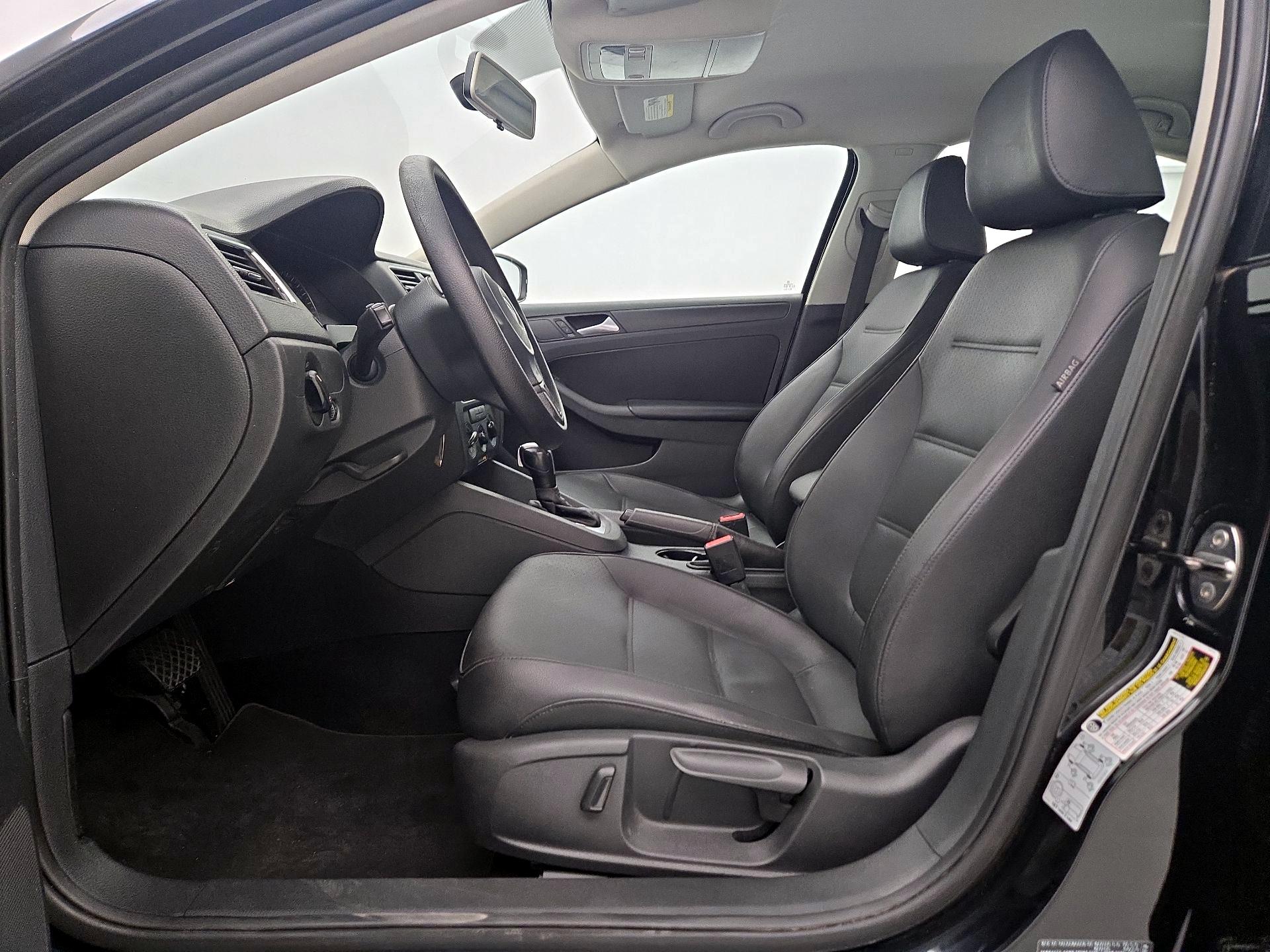 Thumbnail: 2014 Volkswagen Jetta - 11