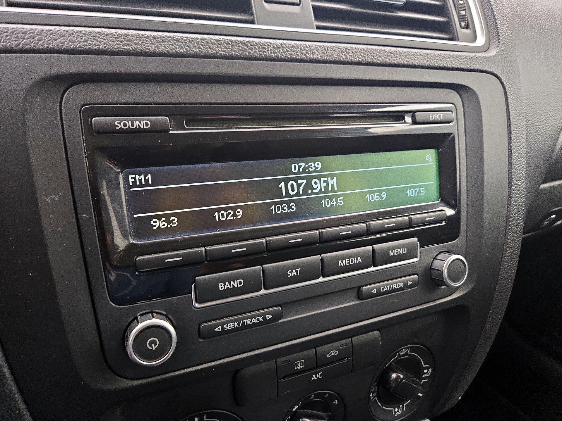 Thumbnail: 2014 Volkswagen Jetta - 14