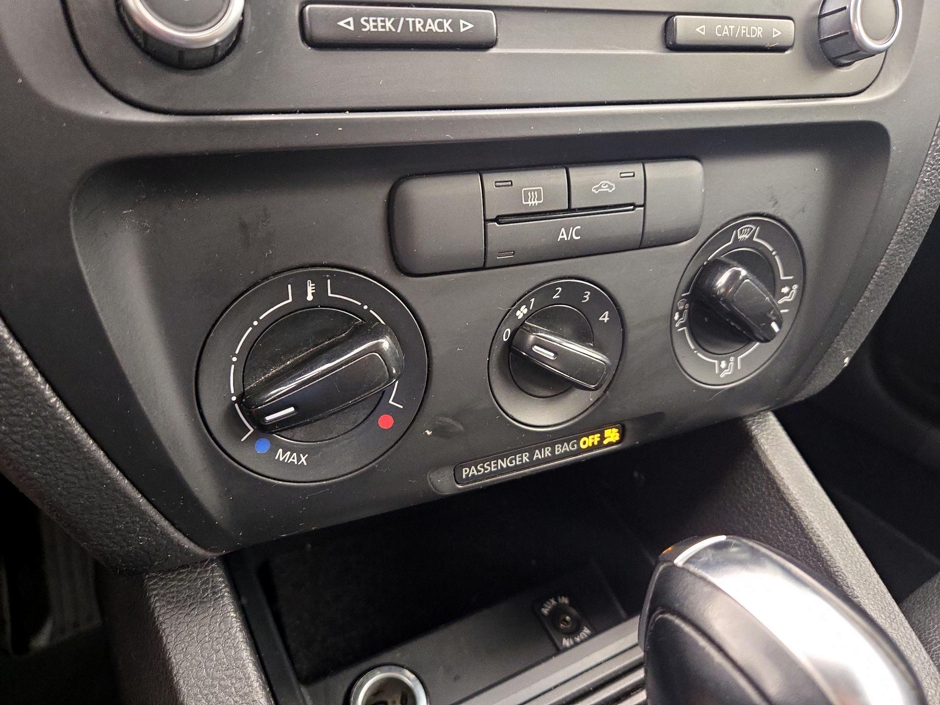 Thumbnail: 2014 Volkswagen Jetta - 15