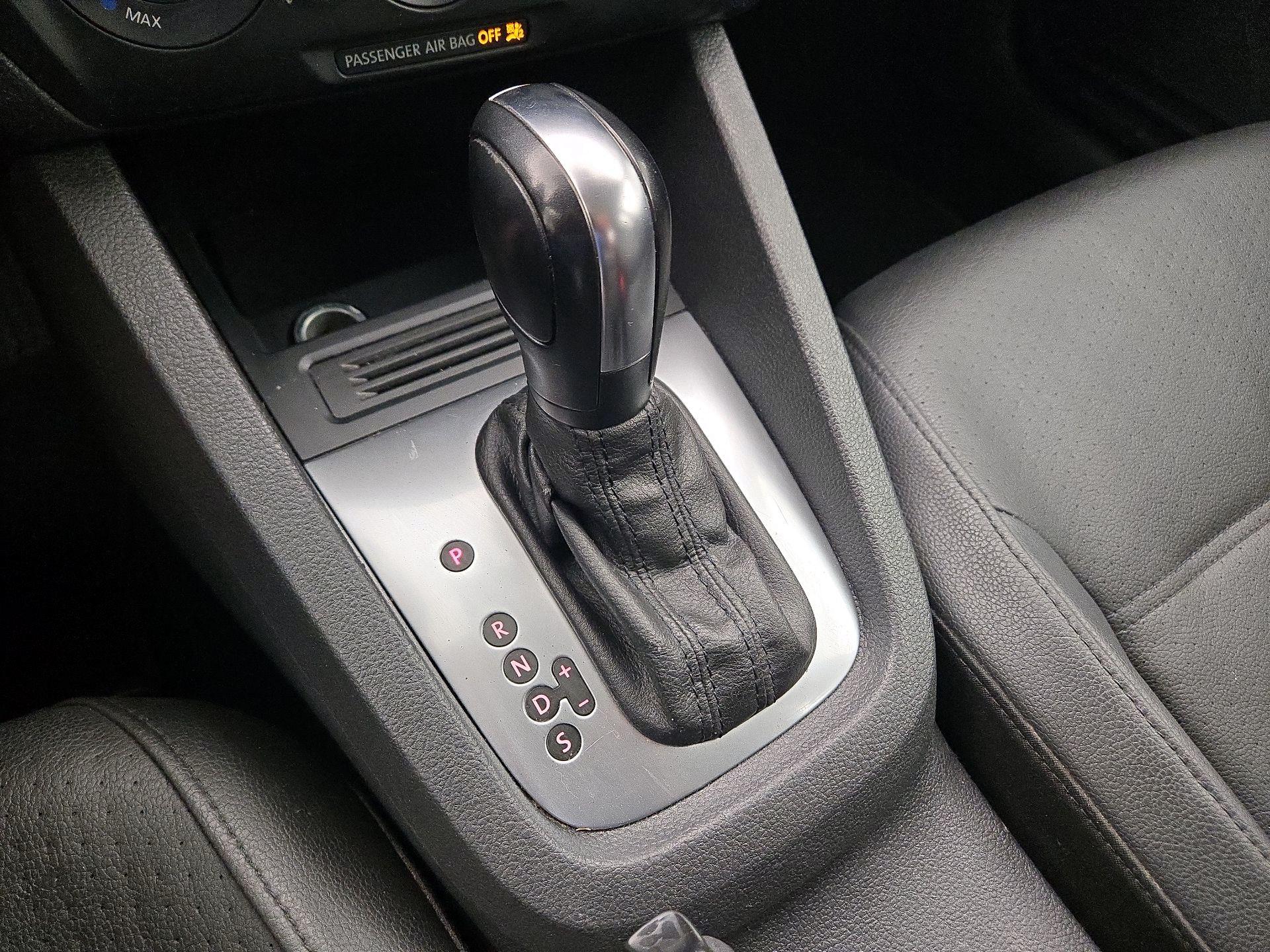 Thumbnail: 2014 Volkswagen Jetta - 16